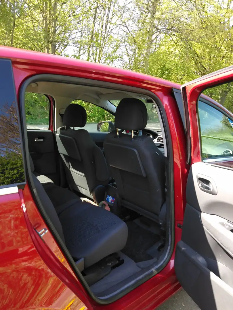 Peugeot 5008 5008 155 THP Active Červená - 2