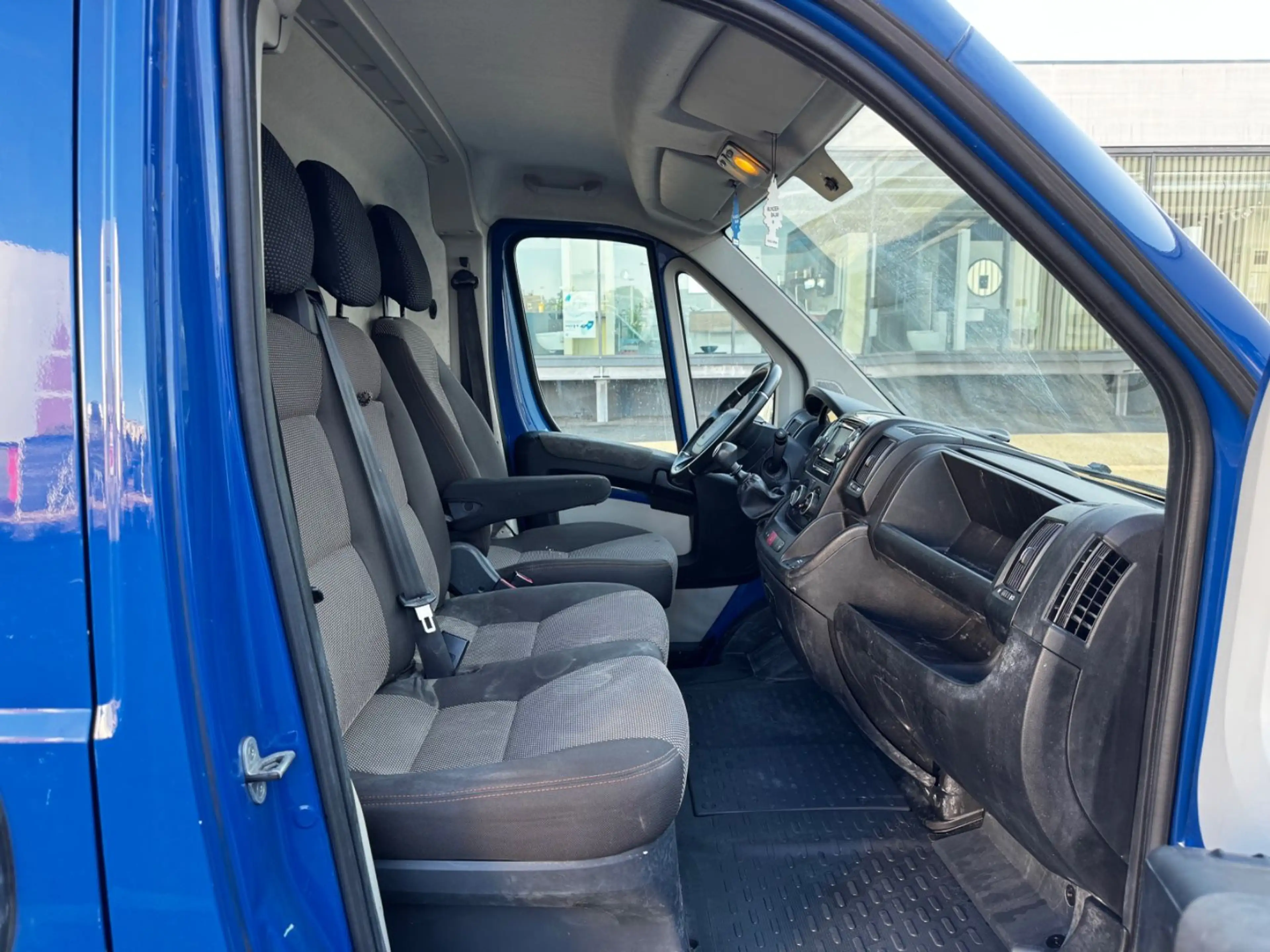 Peugeot Boxer — photo 15