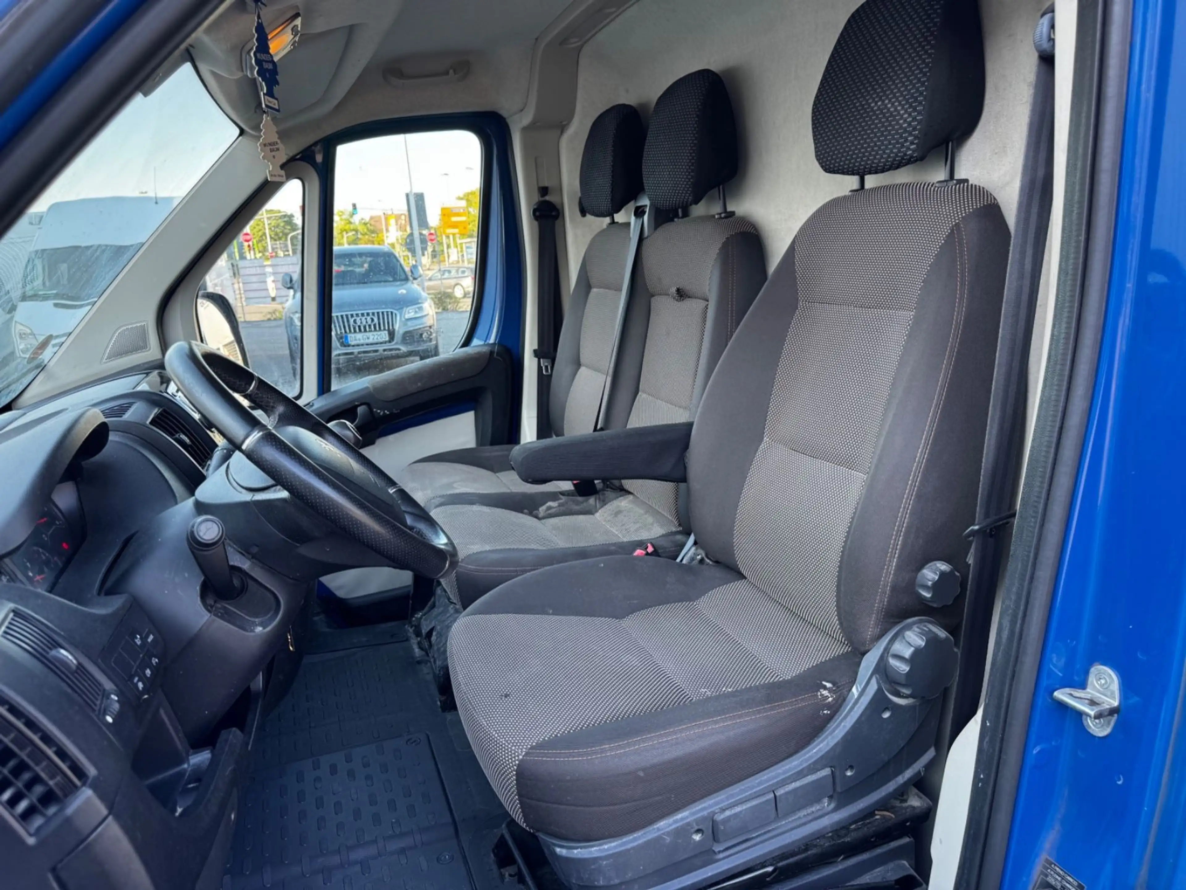 Peugeot Boxer — photo 12