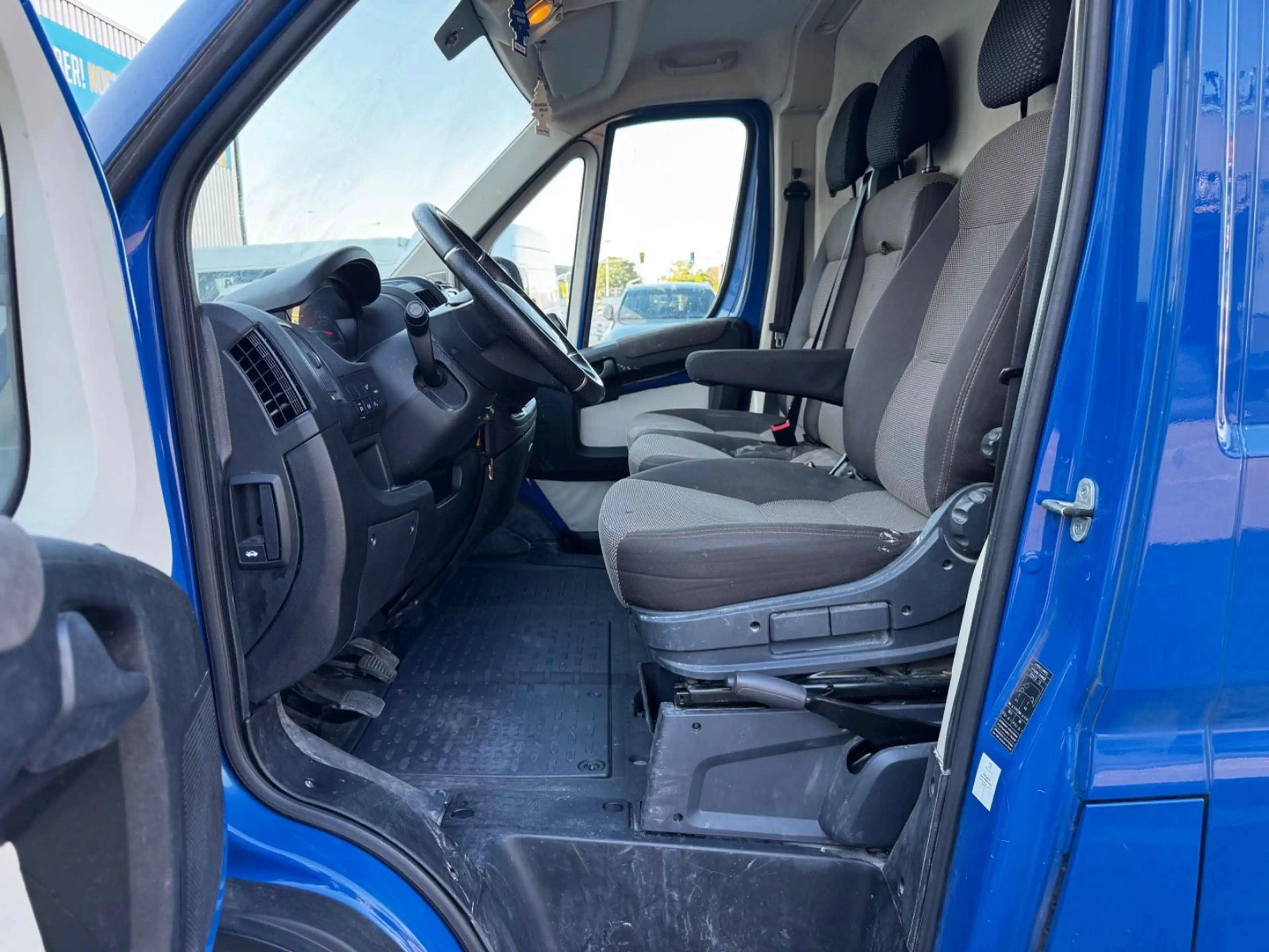 Peugeot Boxer — photo 11
