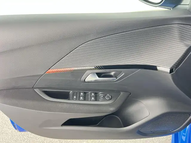 Peugeot 208 view 10