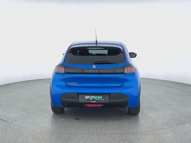 Peugeot 208 view 4