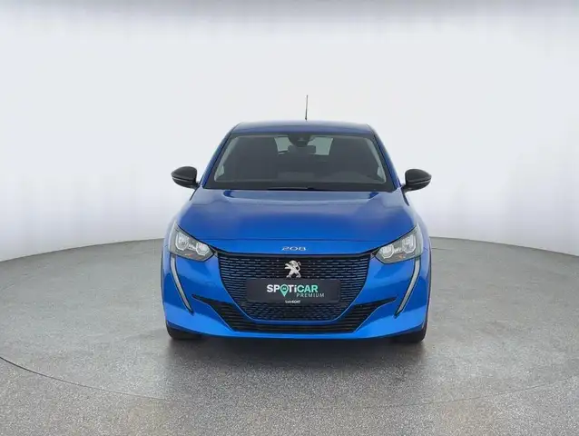 Peugeot 208 view 2