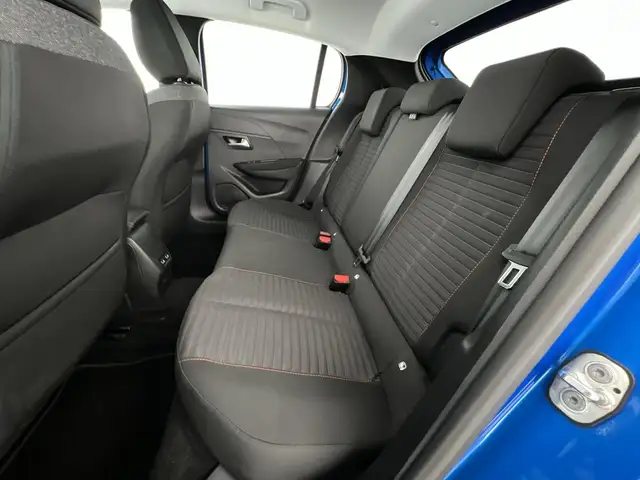 Peugeot 208 view 9
