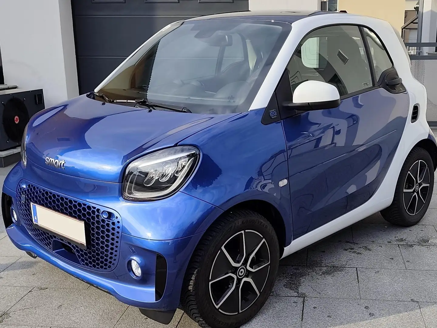 smart forTwo smart EQ fortwo 17,6kWh Blau - 2