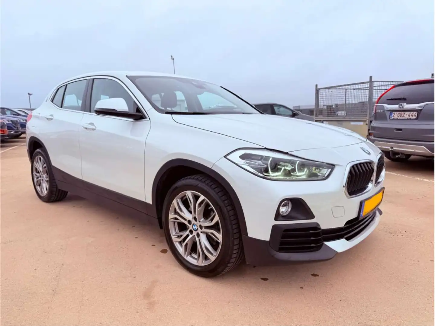 BMW X2 sDrive 18i 140 Advantage Auto. Blanc - 2