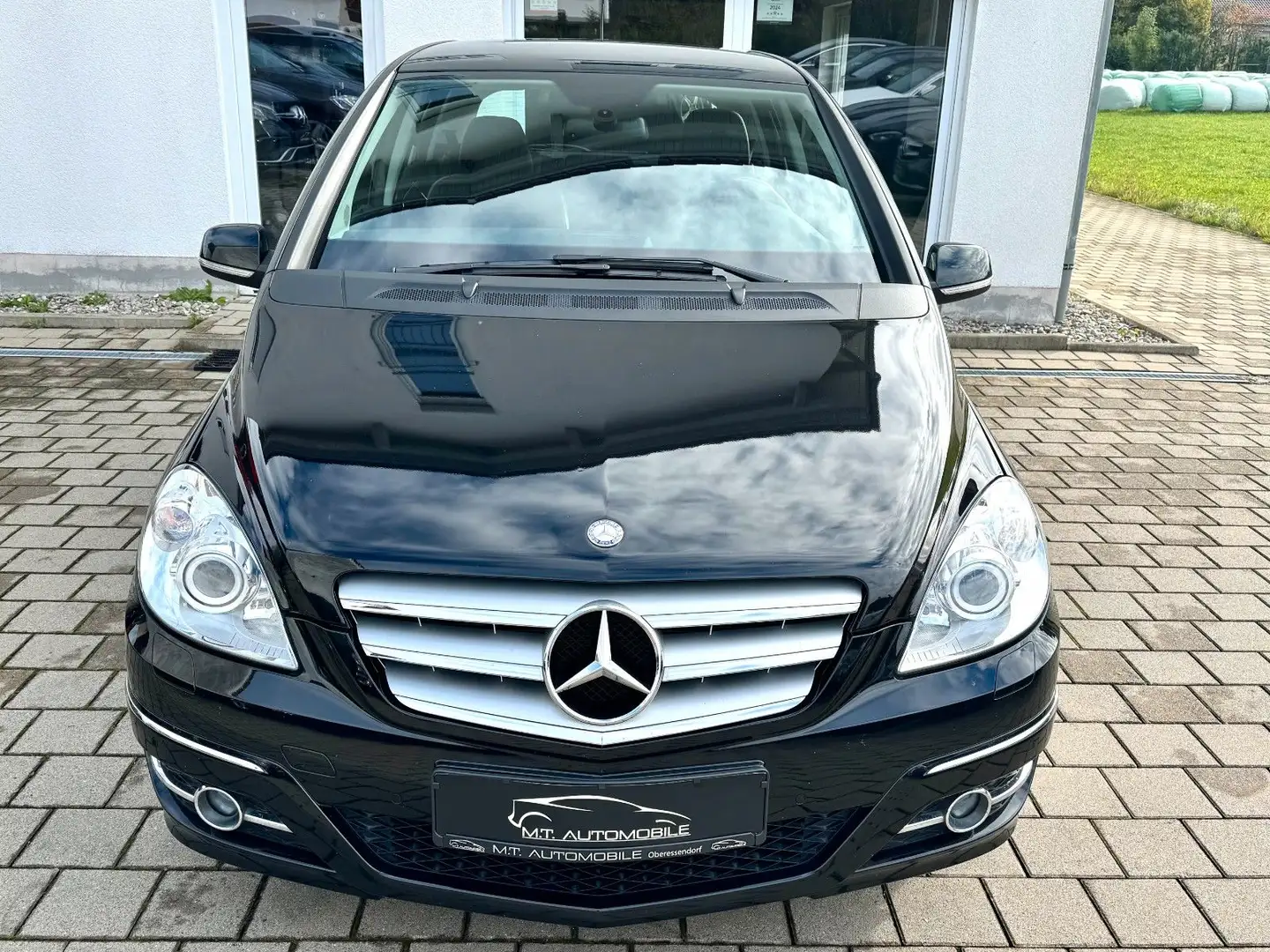 Mercedes-Benz B 180 *AHK*PDC*KLIMA*SHZ*BLUETOOTH*T-LEDER* Noir - 2