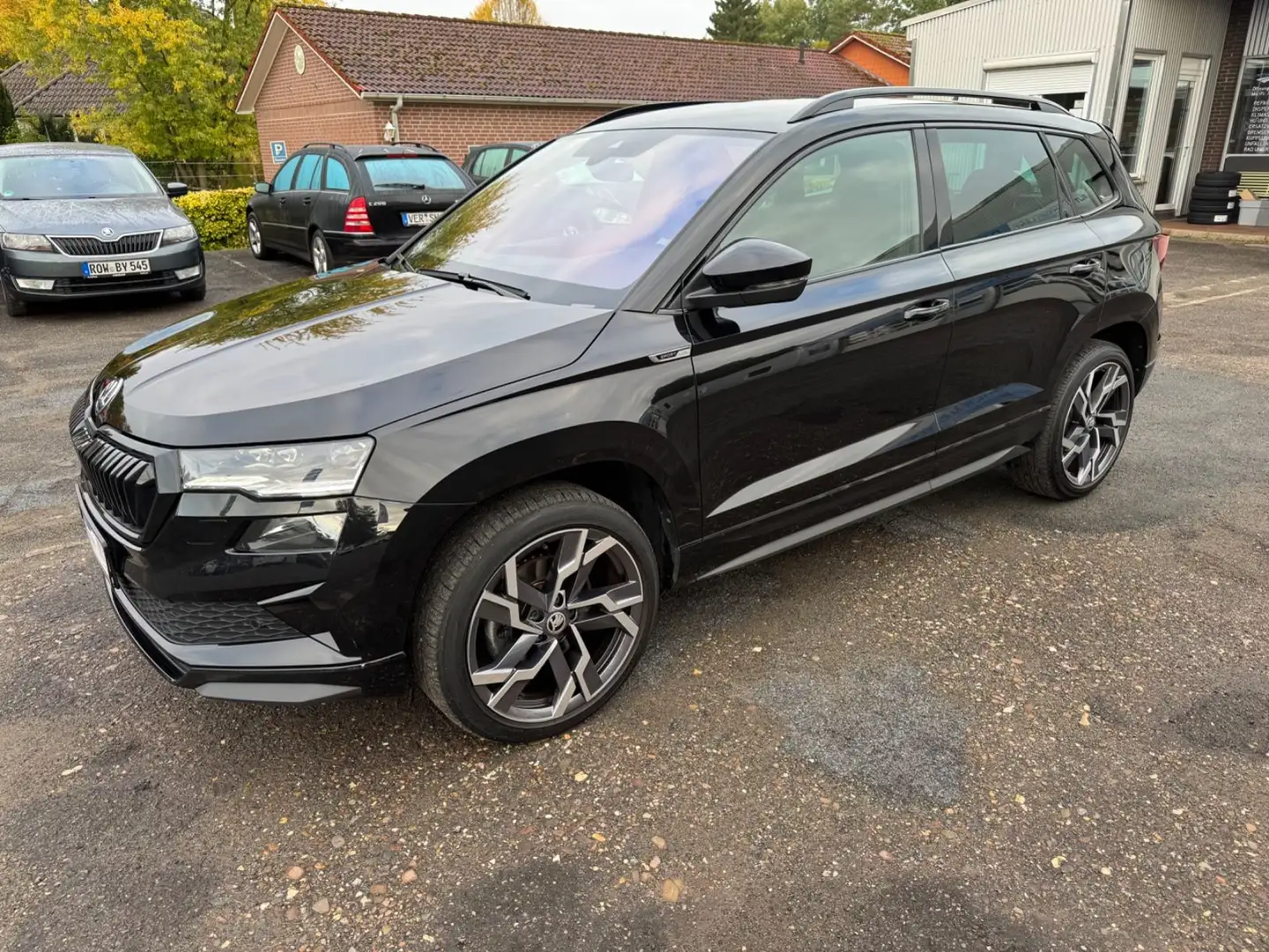 Skoda Karoq Sportline 4x4 Vollleder/19 Zoll Alu Schwarz - 1