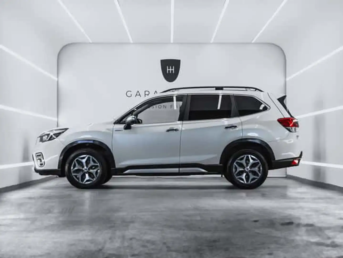 Subaru Forester 2.0i Hybrid Sport Plus CVT - 2
