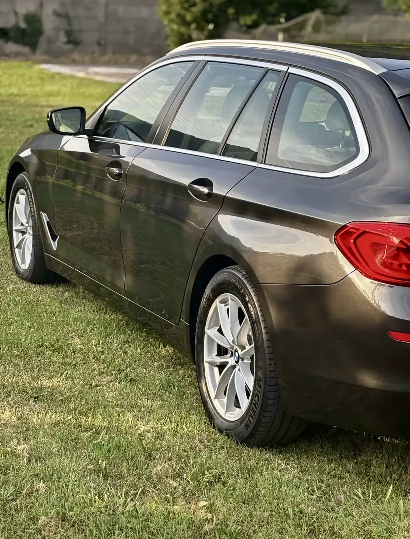 BMW 520 520d Touring Luxury auto - 2