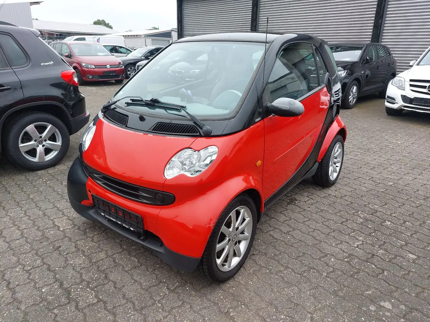 smart forTwo fortwo coupe Basis Zwart - 1