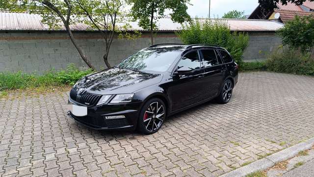 Imagine Skoda Octavia Combi 2.0 TDI DSG RS