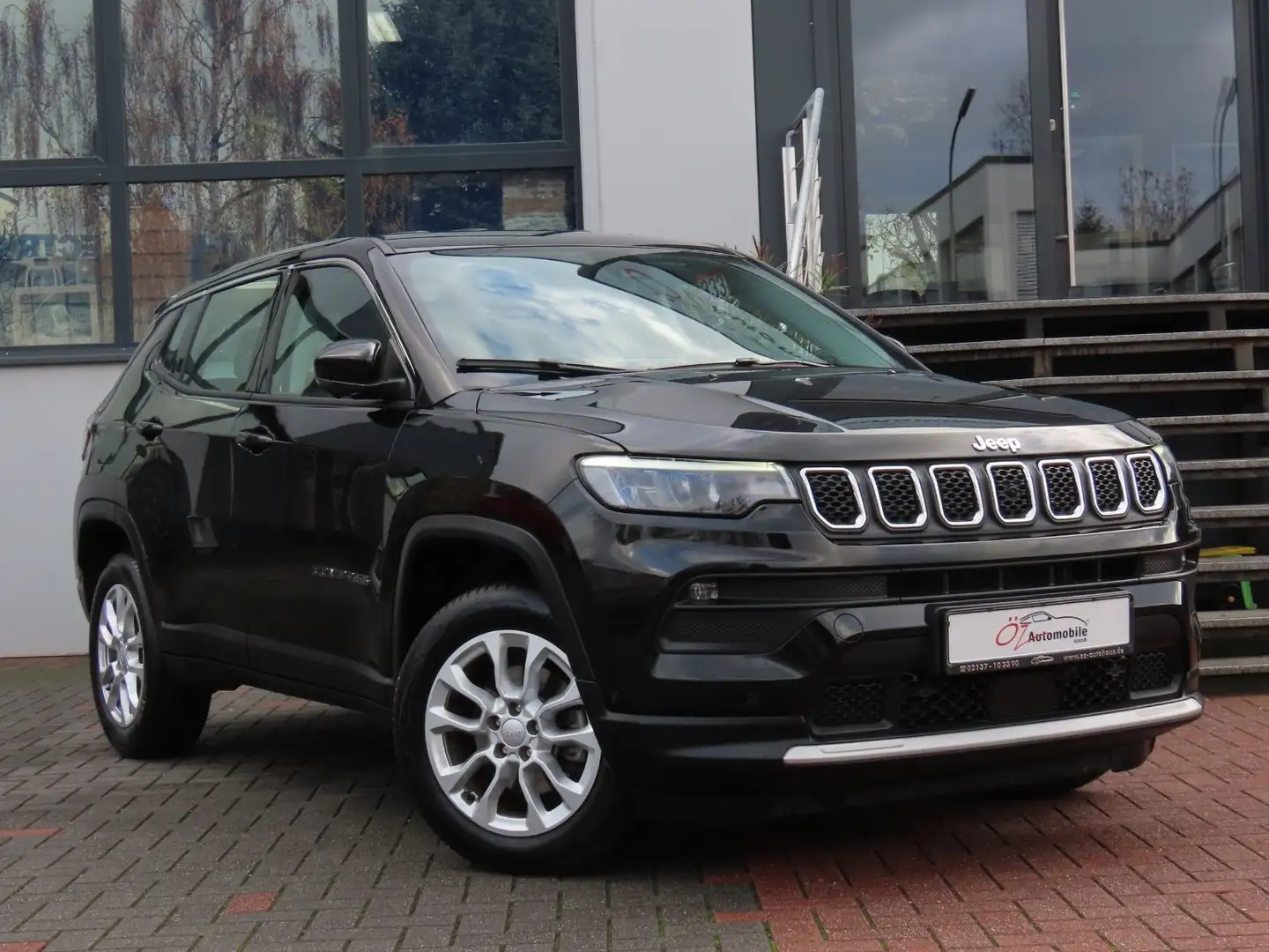Jeep Compass 1.5 GSE T4 Autom. Keyless Sitzheiz. 360° Noir - 1