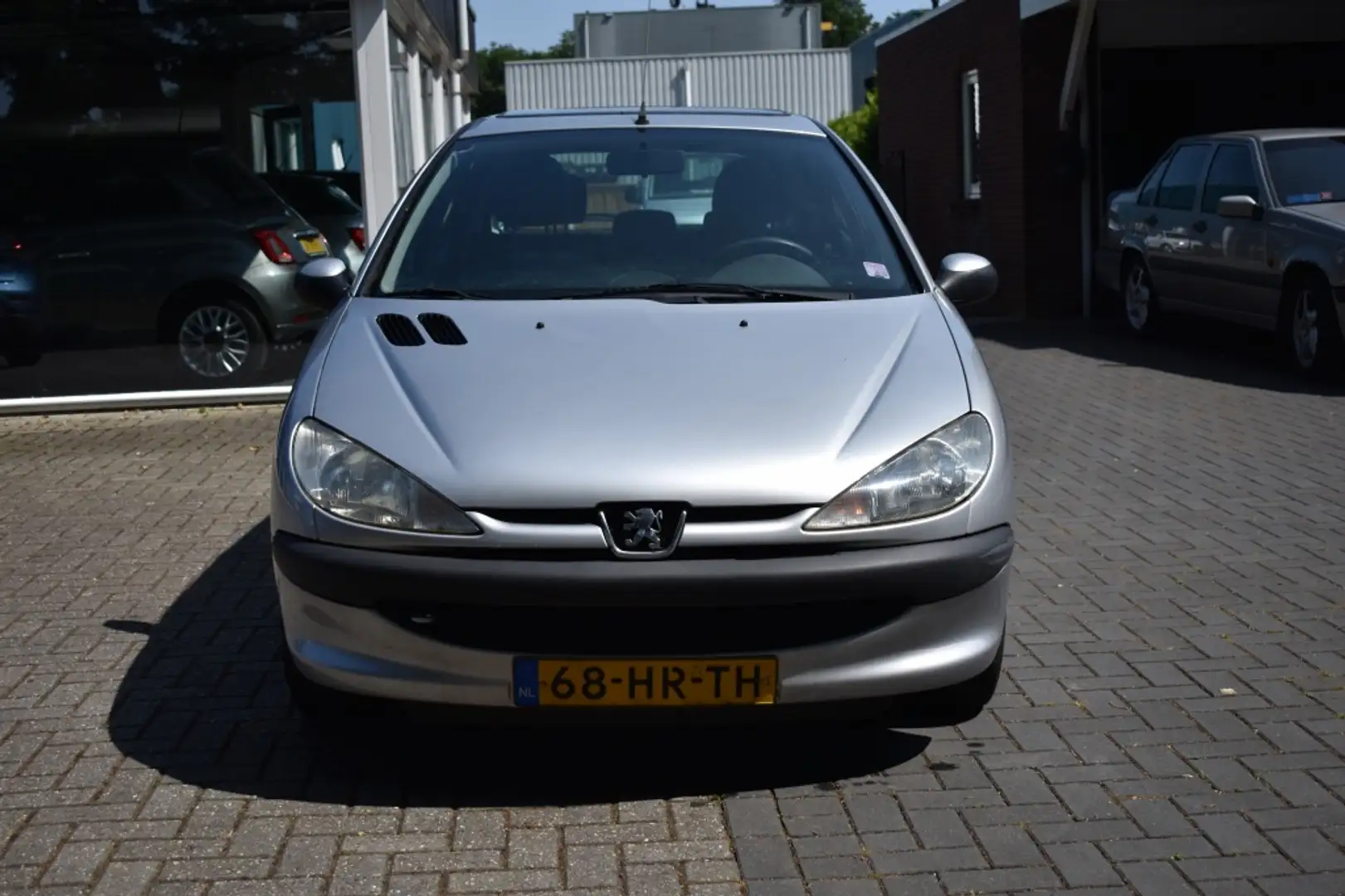 Peugeot 206 1.4 XT AUTOMAAT Grijs - 2