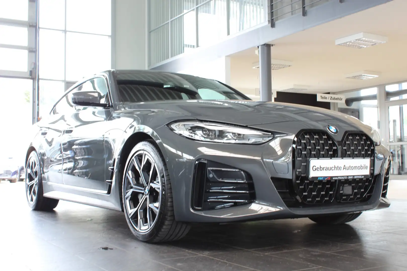 BMW 430 i Gran Coupe M Sport LED/ACC/CocProf/HUD/19Alu Grau - 2