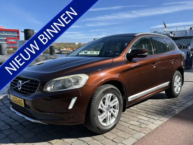 Volvo XC60 2.0 T5 FWD Summum Panodak Leder Airco/ECC APK
