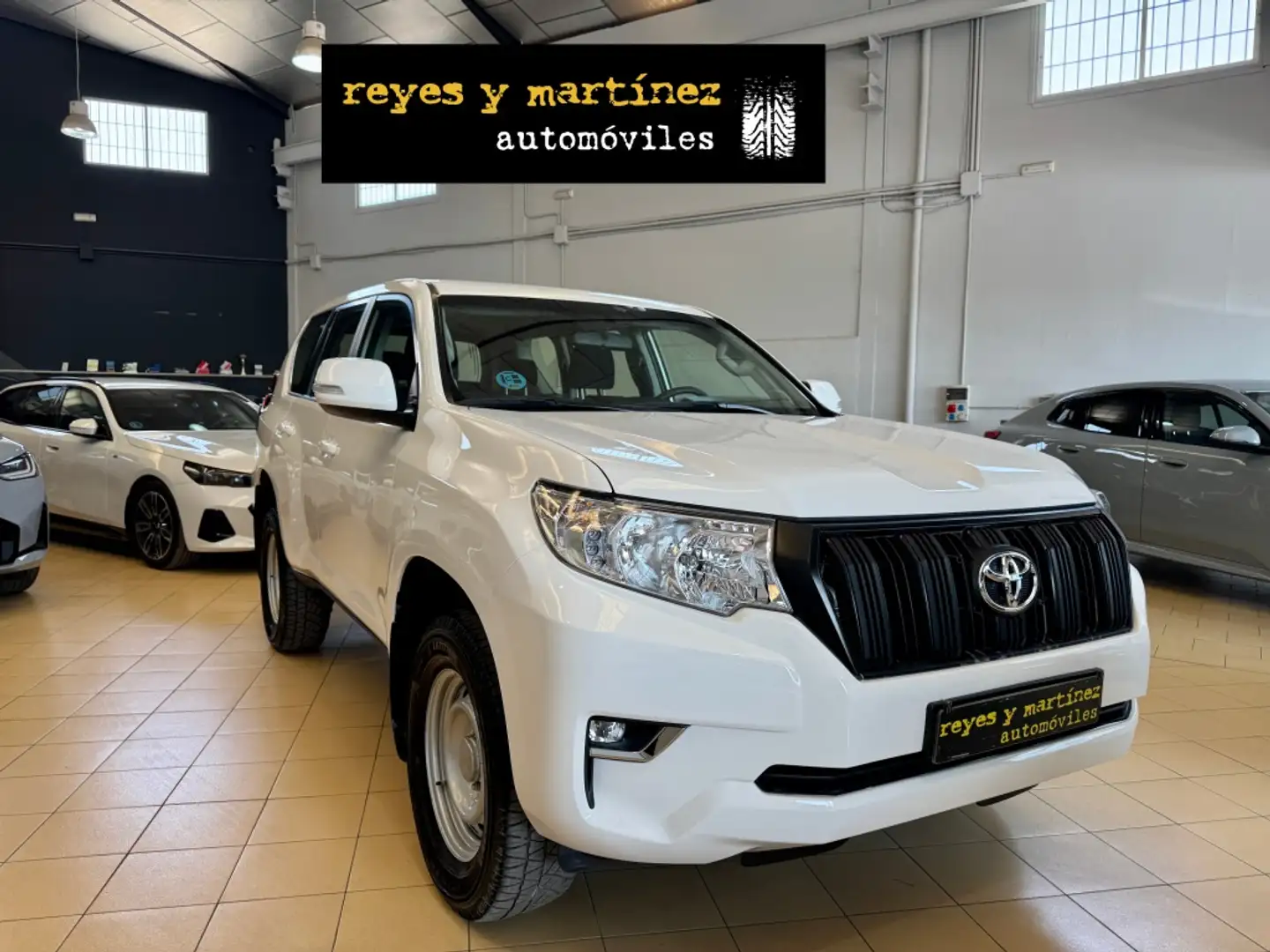 Toyota Land Cruiser D-4D GX Blanco - 2