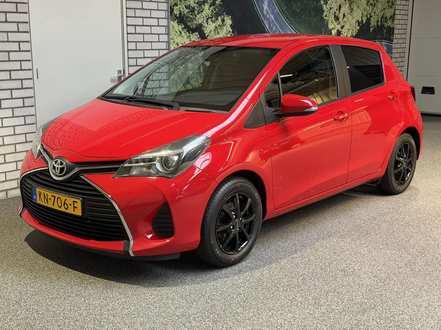 Toyota Yaris 1.0 VVT-i Trend Rot - 2