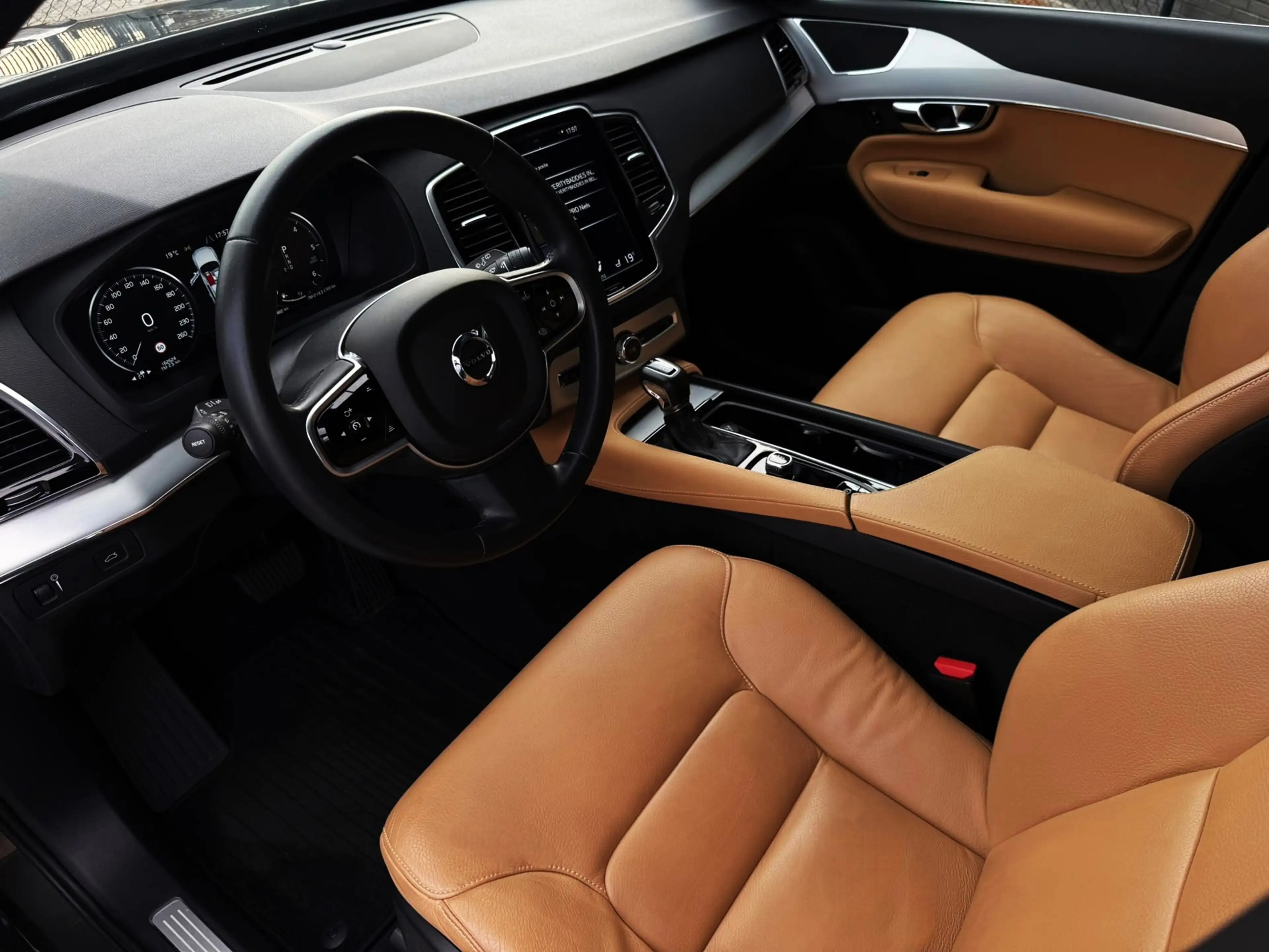 Volvo XC90 2.0 D4 90th Anniversary Edition 190PK|Full Led|Ada — photo 3