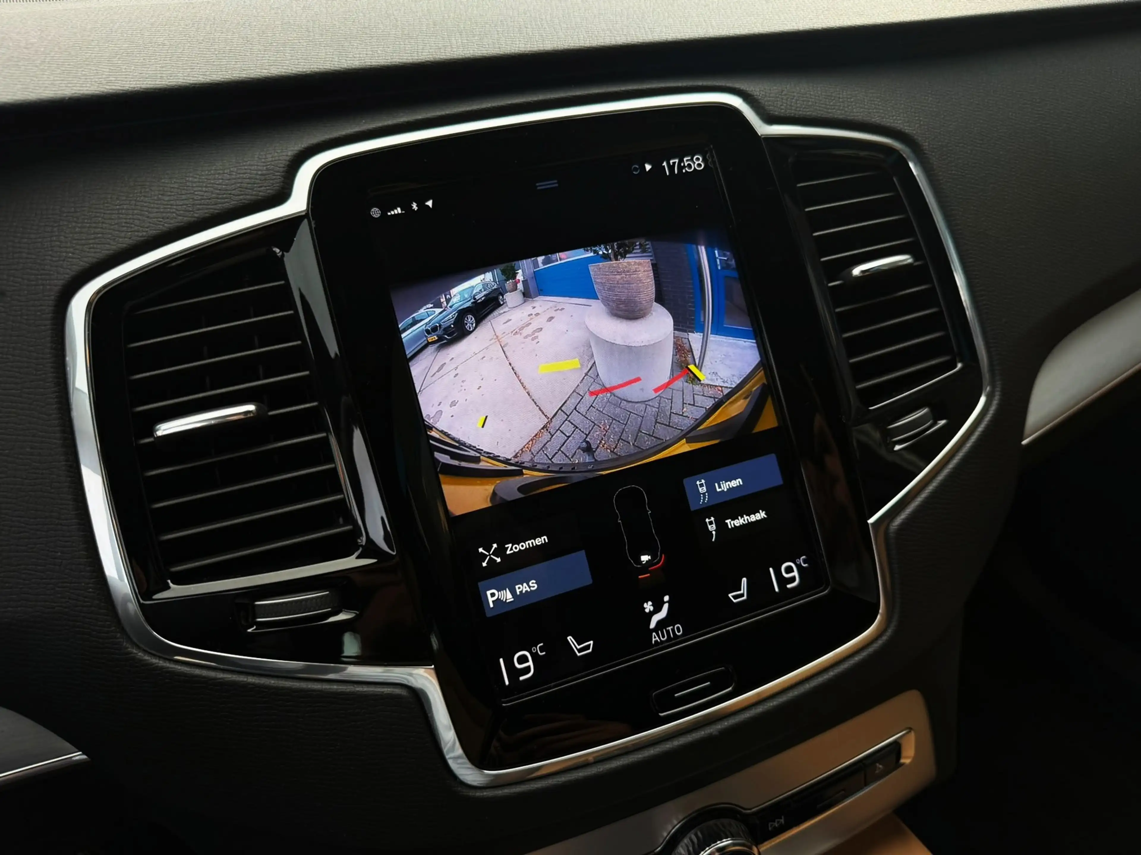 Volvo XC90 2.0 D4 90th Anniversary Edition 190PK|Full Led|Ada — photo 23