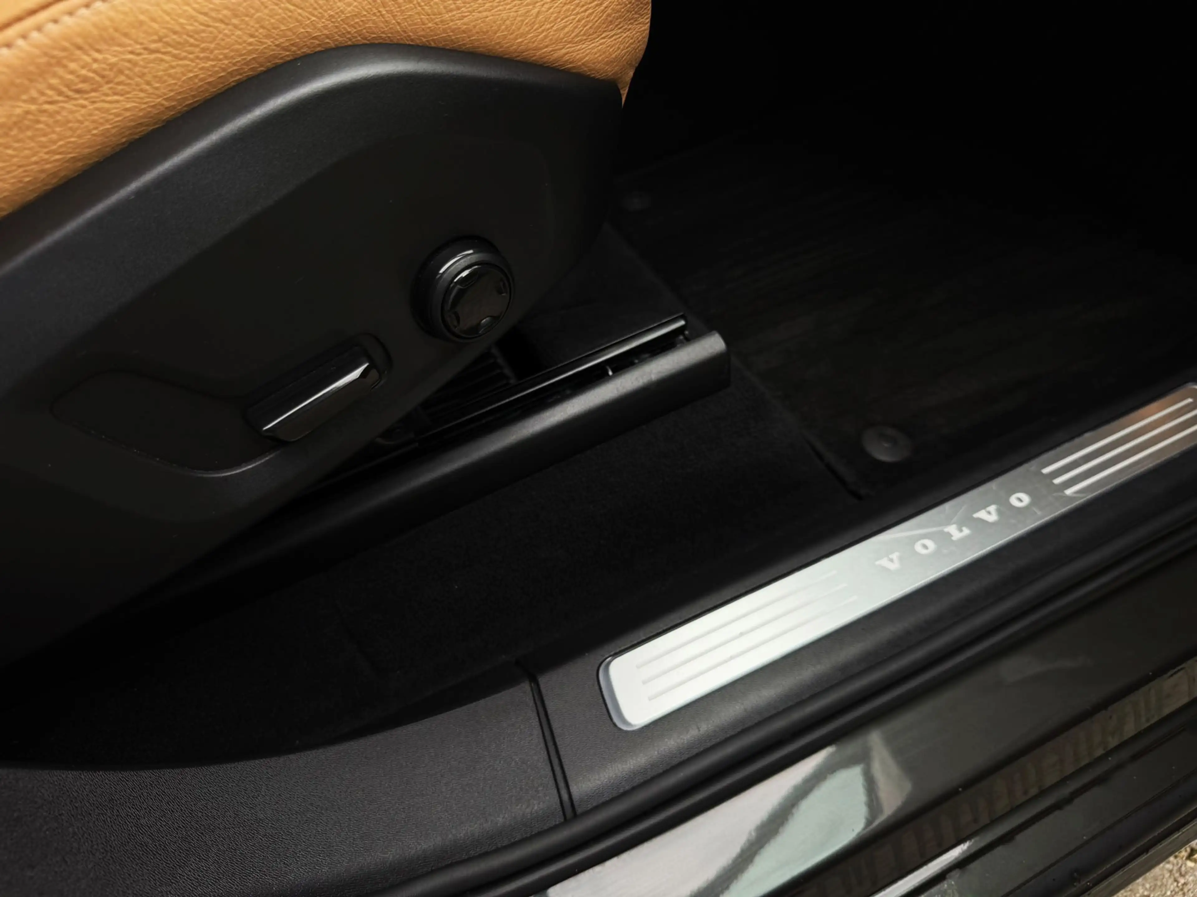 Volvo XC90 2.0 D4 90th Anniversary Edition 190PK|Full Led|Ada — photo 35