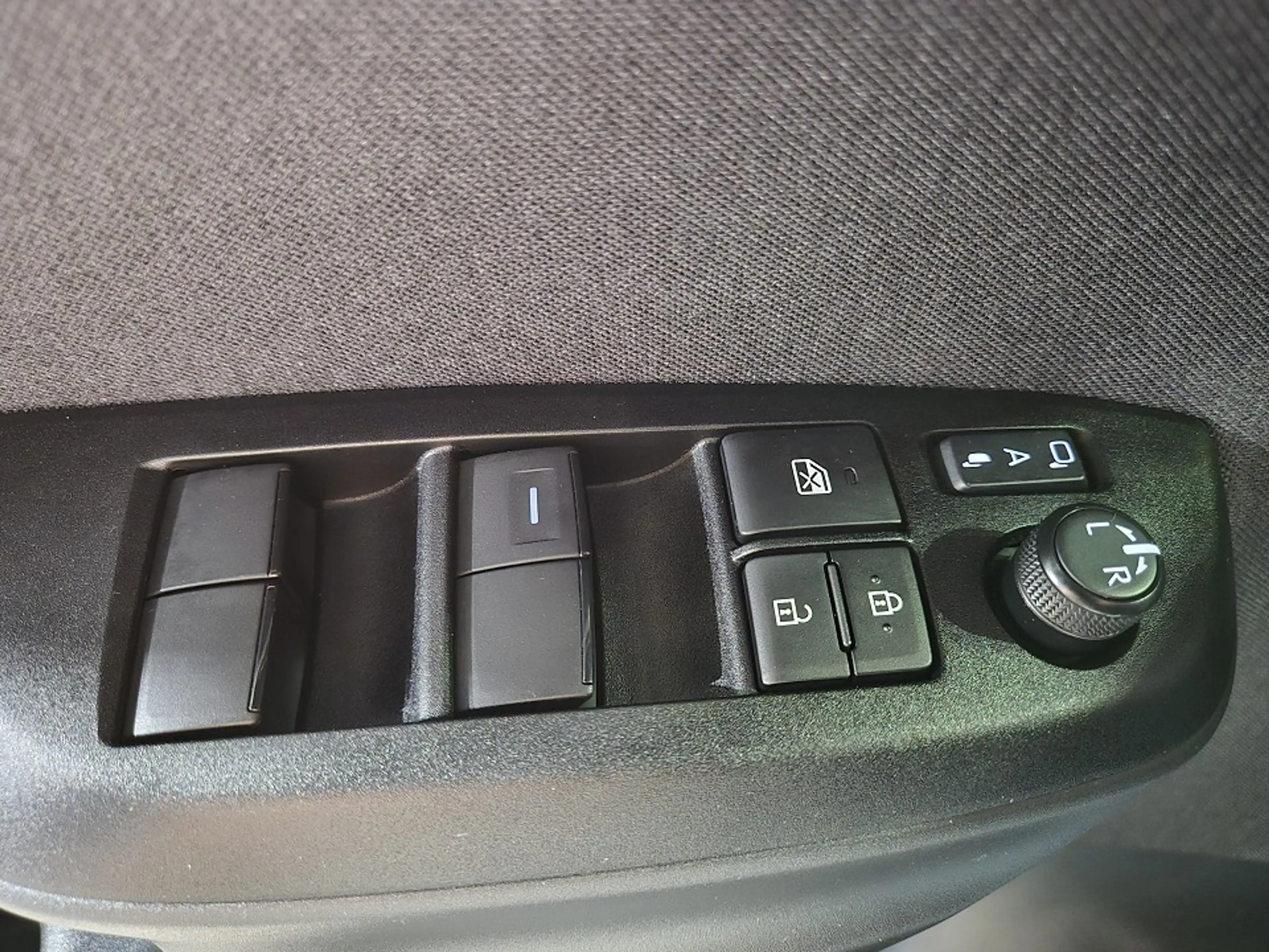 Mazda 2 Hybrid Homura Plus VVT-i 116/Navi/Head-Up/Panorama — photo 9