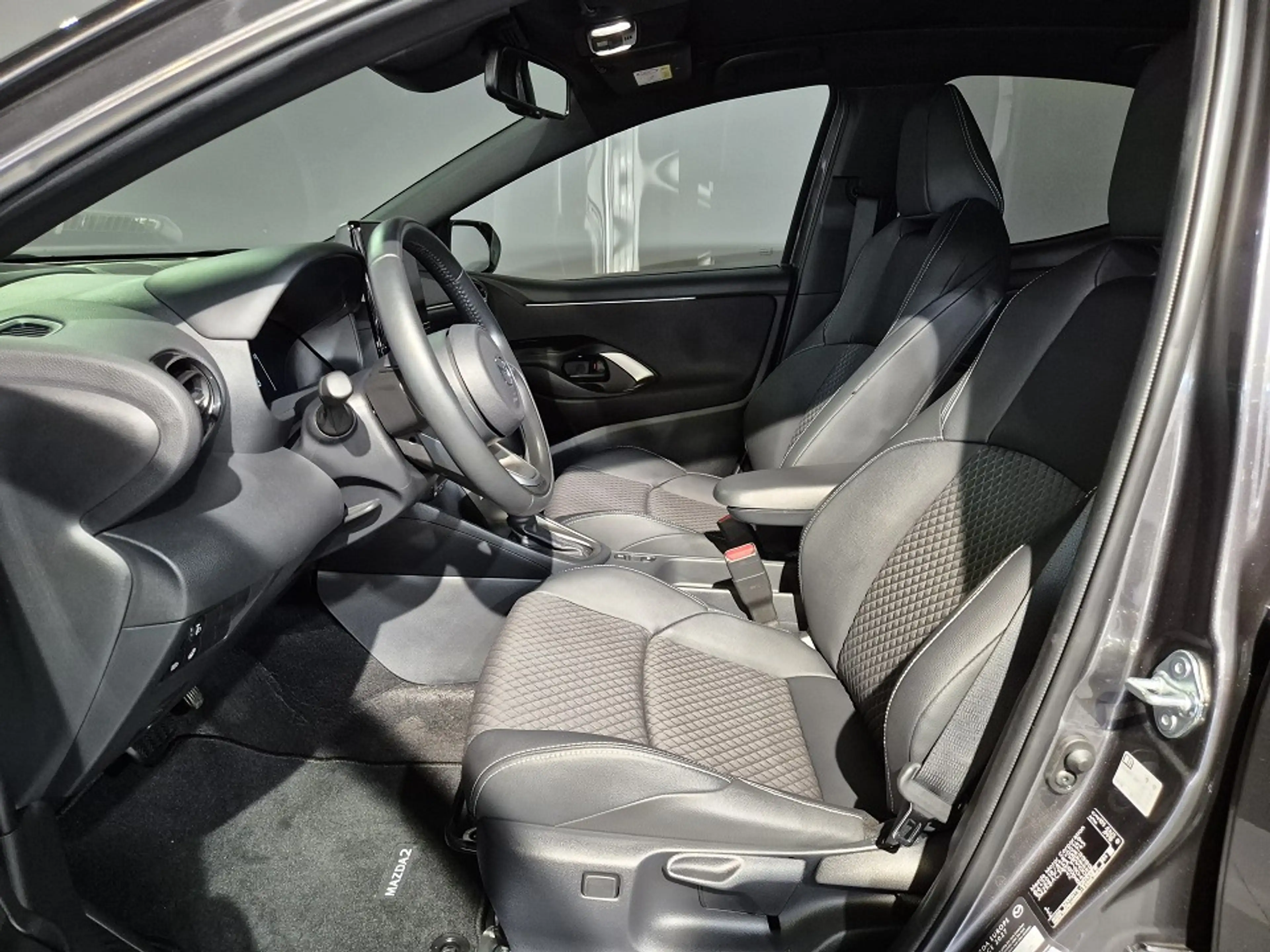 Mazda 2 Hybrid Homura Plus VVT-i 116/Navi/Head-Up/Panorama — photo 7