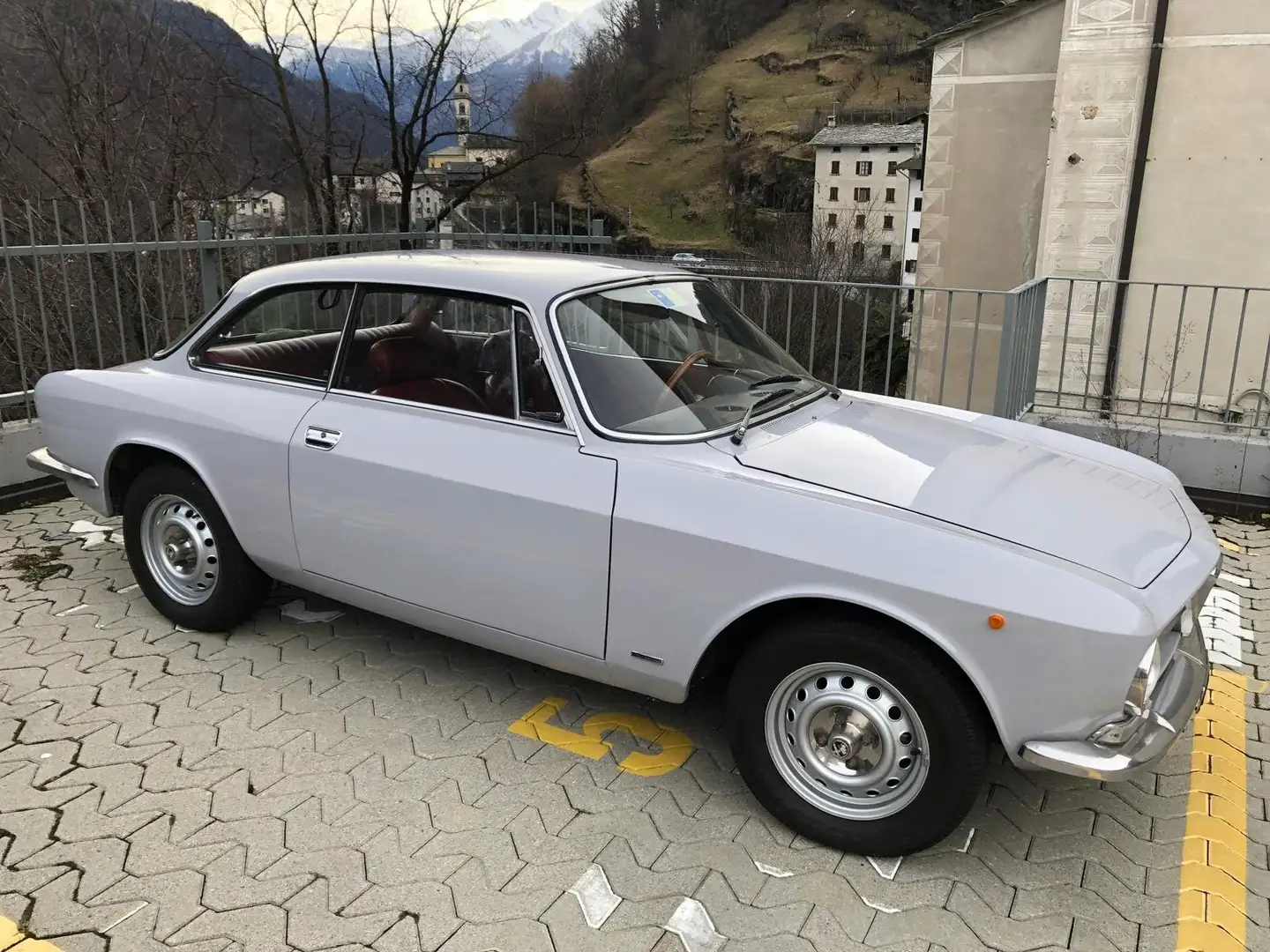 Alfa Romeo GT Junior 1300 Grigio - 1