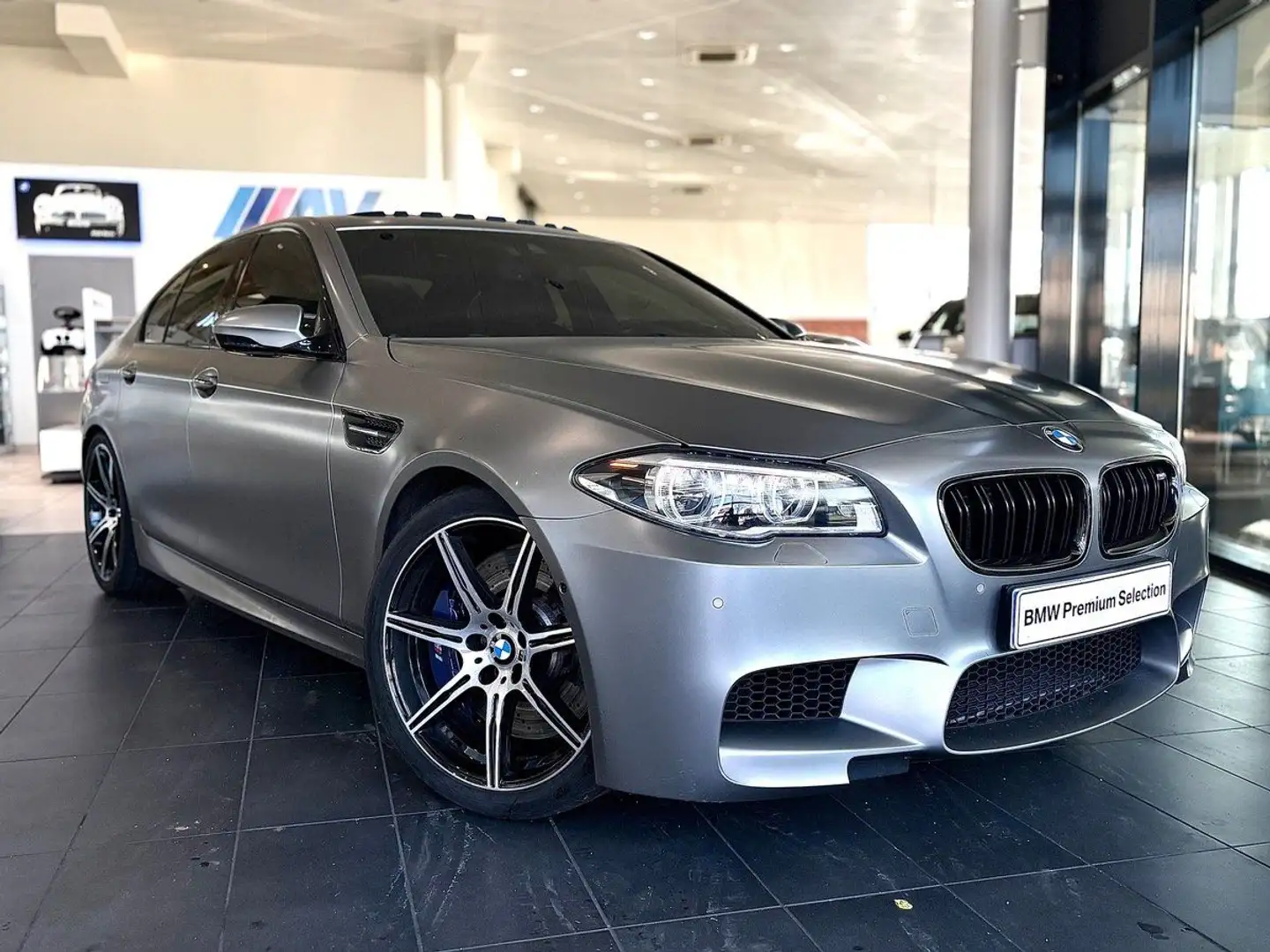 BMW M5 F10 Jahre Edition 4.4 V8 DKG7 600 CV 1/300 Limitée 890 euros Grau - 1