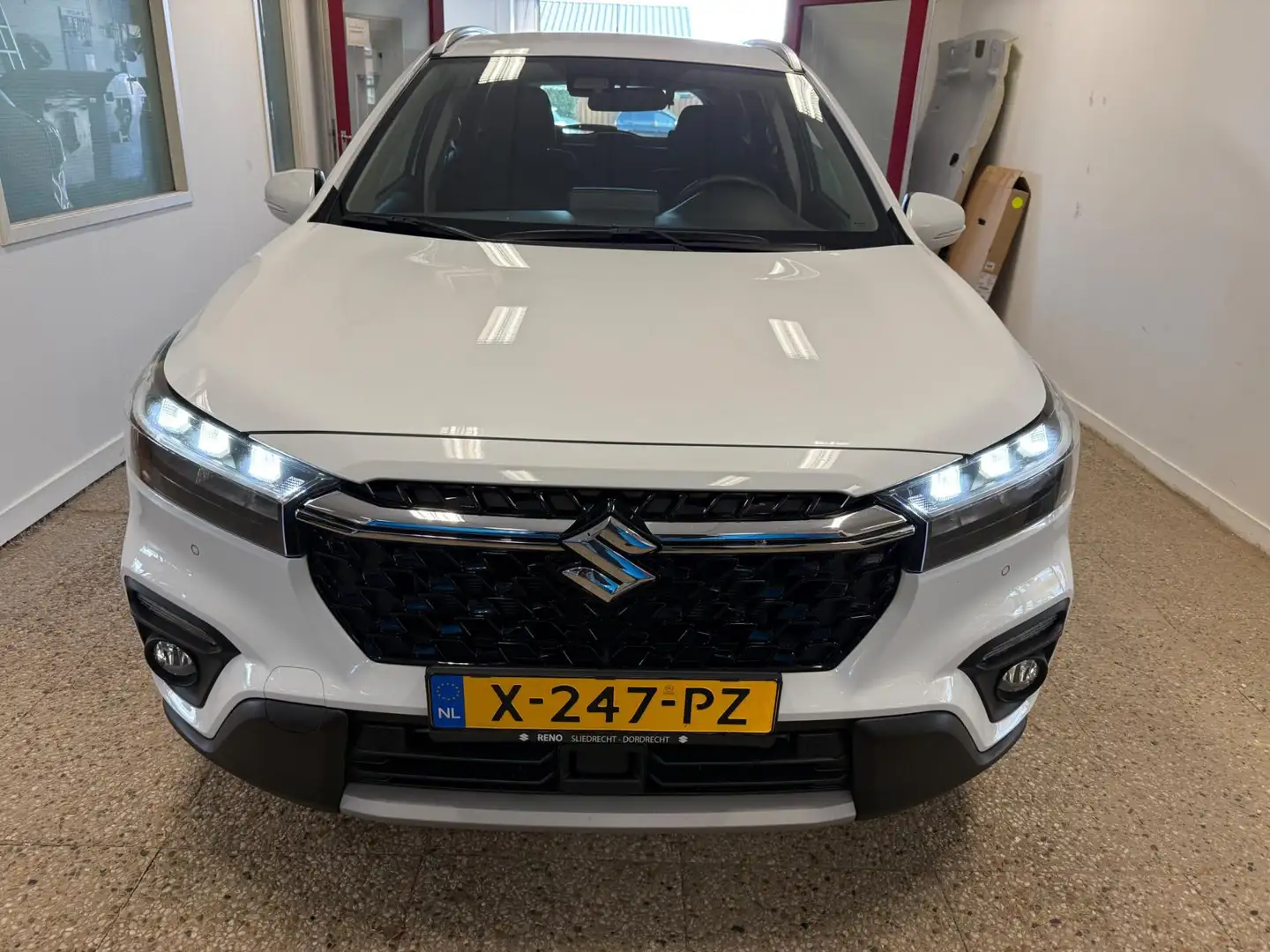 Suzuki S-Cross 1.4 Boosterjet Select Smart Hybrid | Carplay | All Blanc - 2