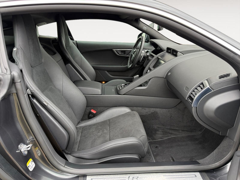 Jaguar F-Type R-Dynamic-P300 — photo 9