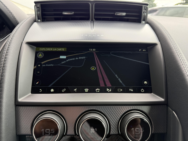 Jaguar F-Type R-Dynamic-P300 — photo 13