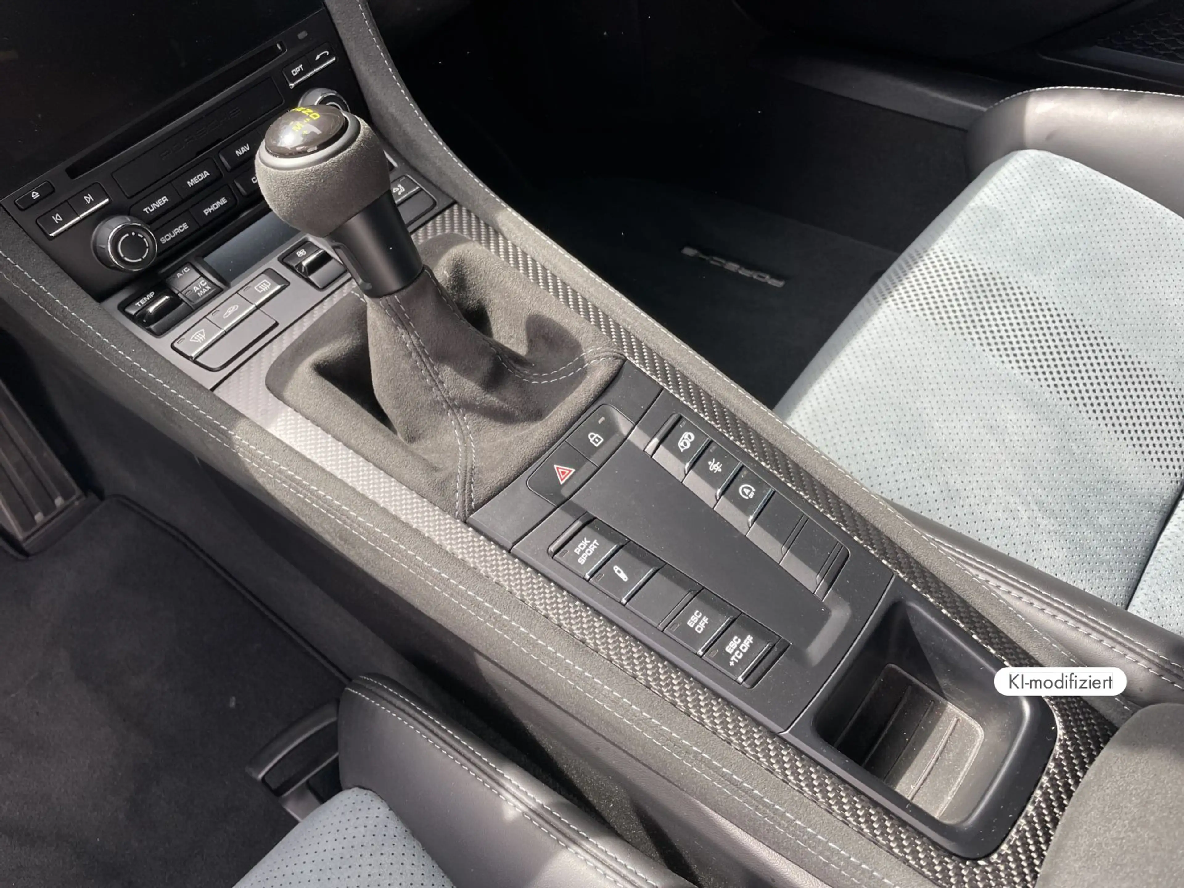 Porsche Cayman 718 GT4 RS — photo 14