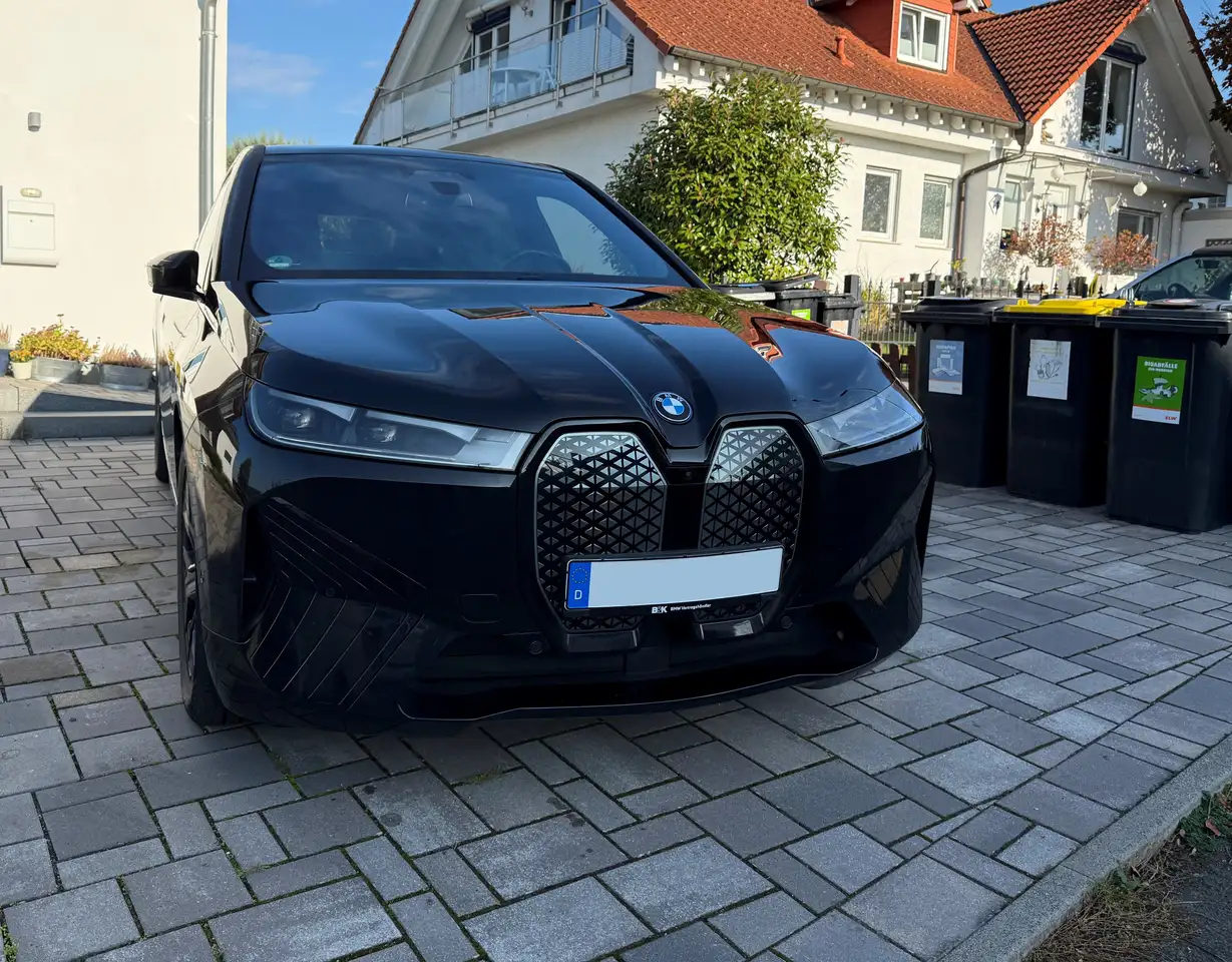 BMW iX