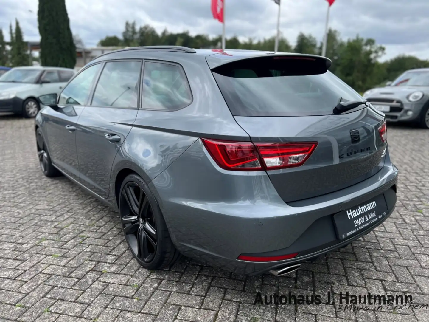 SEAT Leon ST Cupra 280 +PANO+NAVI+ACC+AUTOMATIK+ Grau - 2