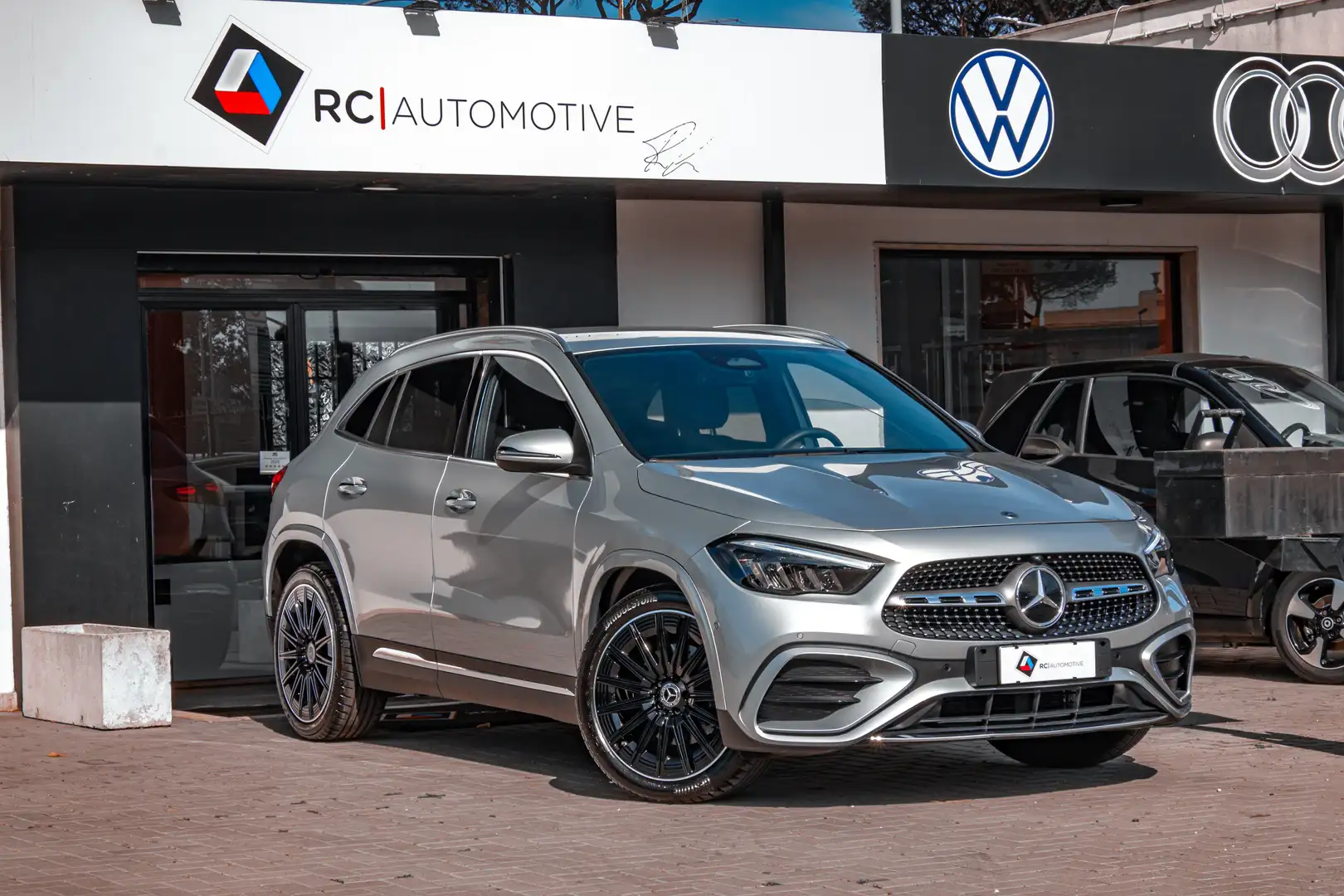 Mercedes-Benz GLA 200 AMG Line Premium Argento - 1