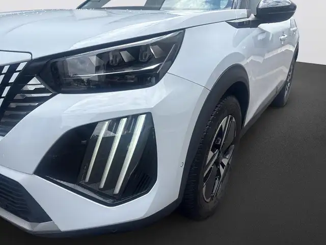 Peugeot 2008 view 11
