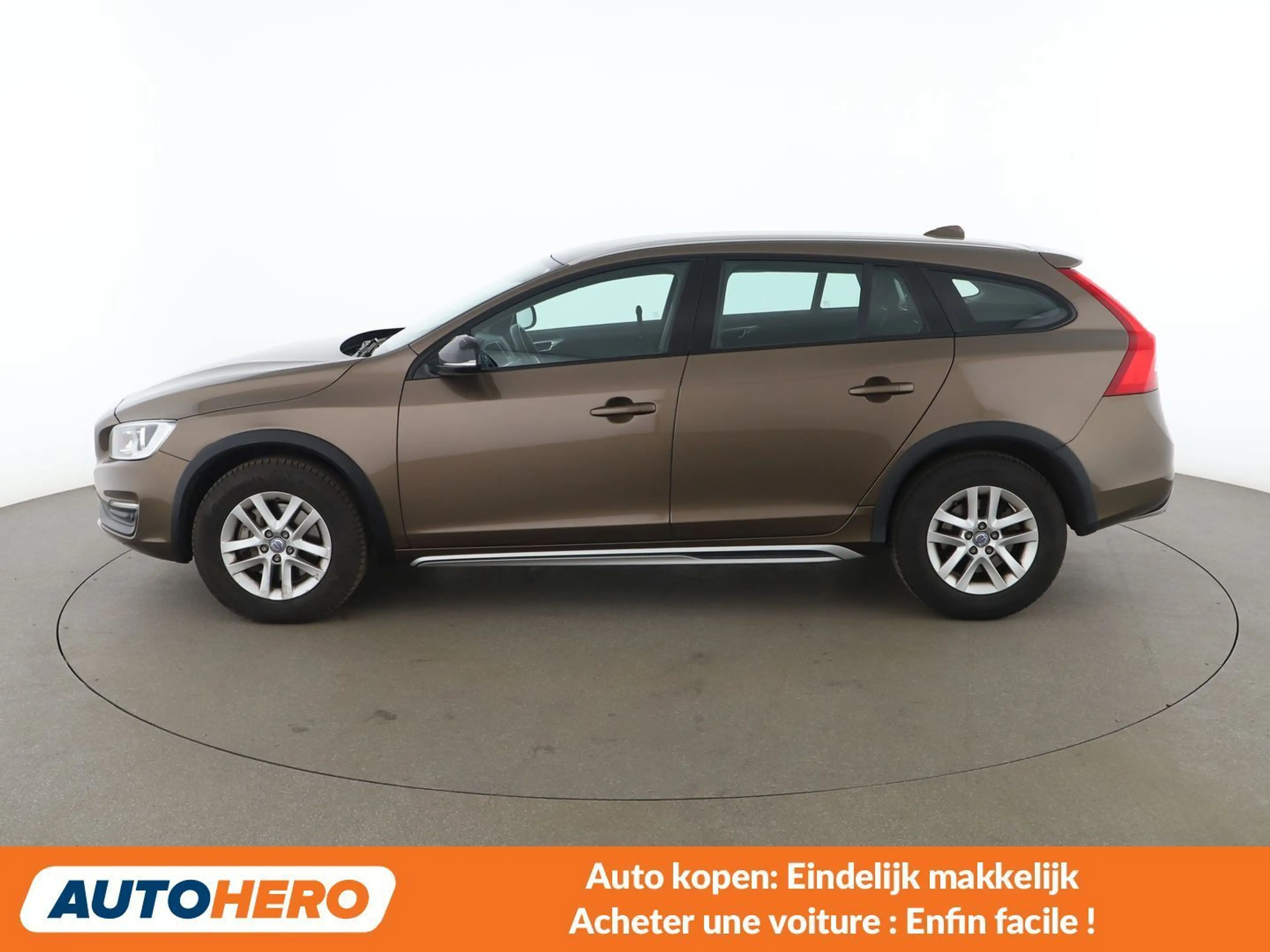 Volvo V60 Cross Country 2.0 D3 Kinetic — photo 3