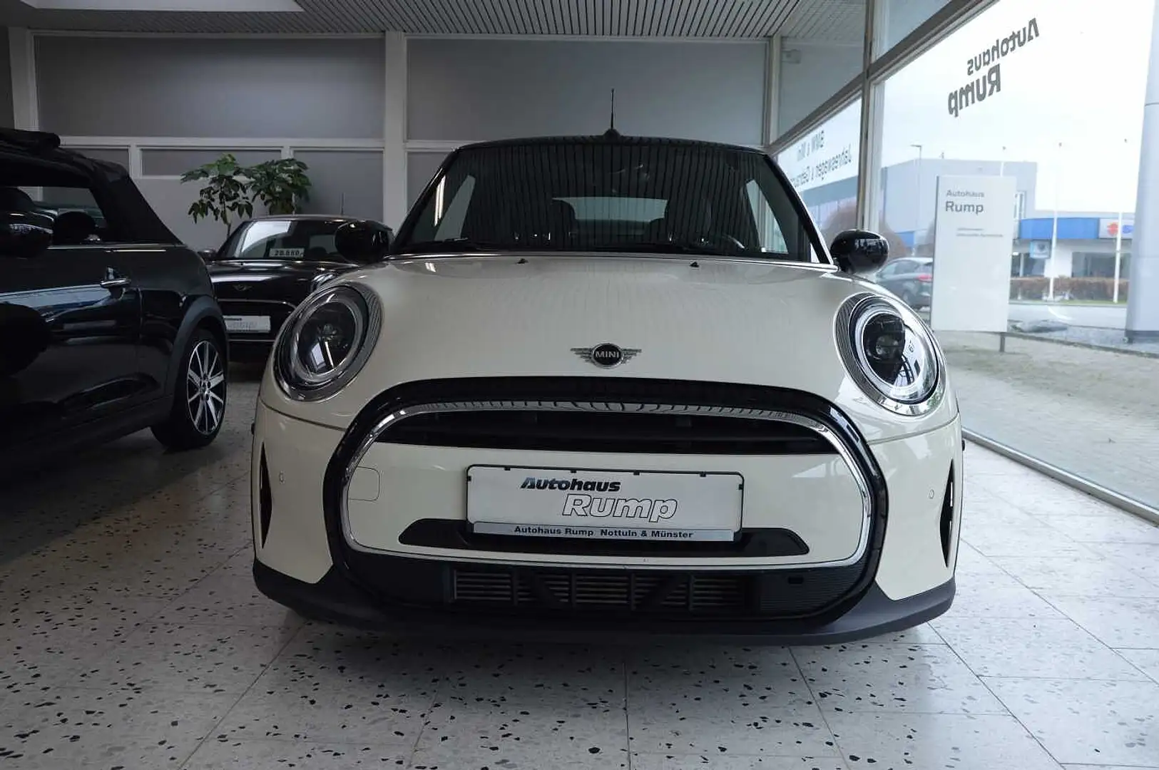 MINI CABRIO Cooper Aut.om.Classic Trim Білий - 2