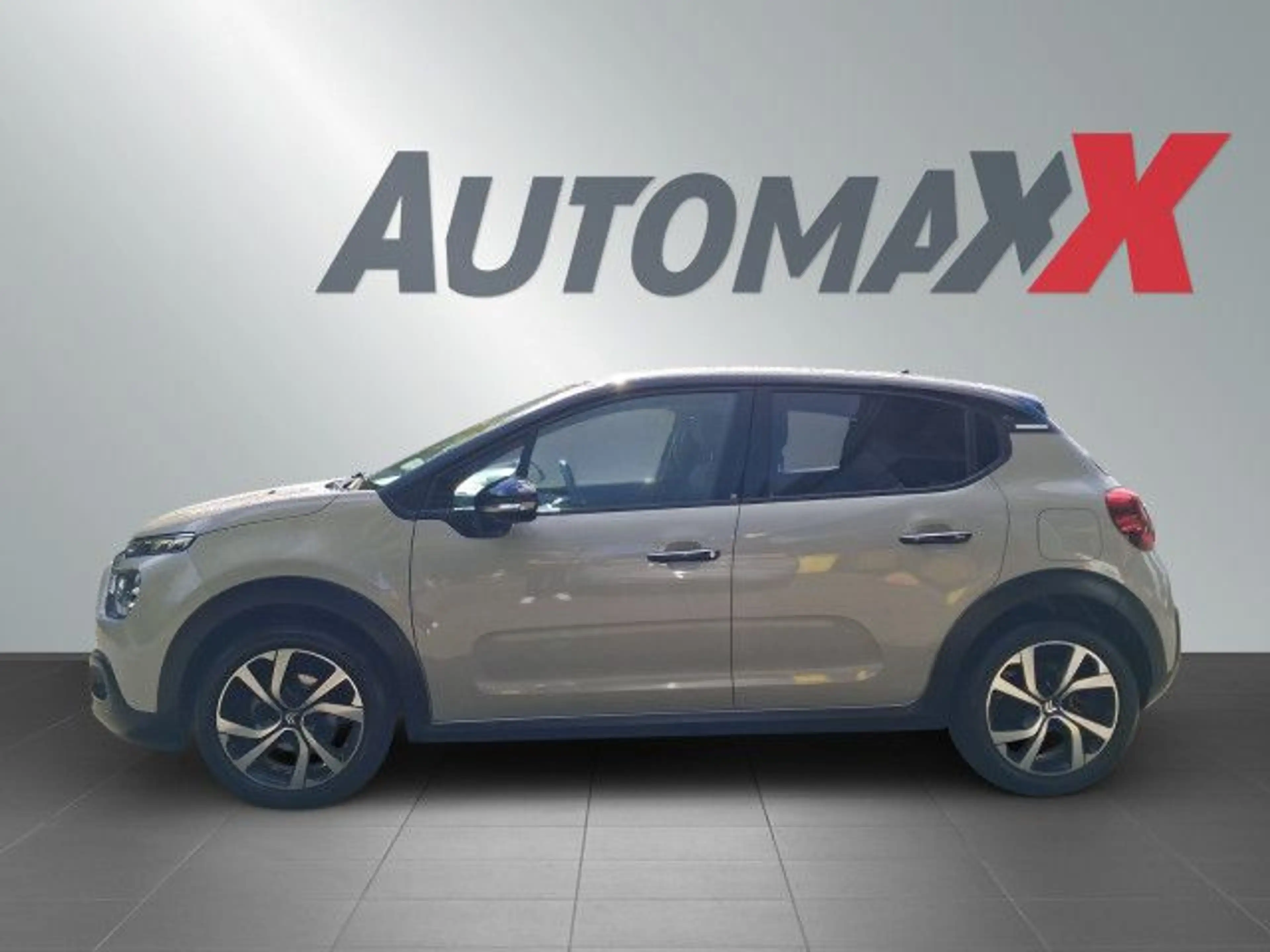 Citroen C35 C3 Pure Tech 82 SHINE Navi LED CarPlay Bluetooth — photo 4