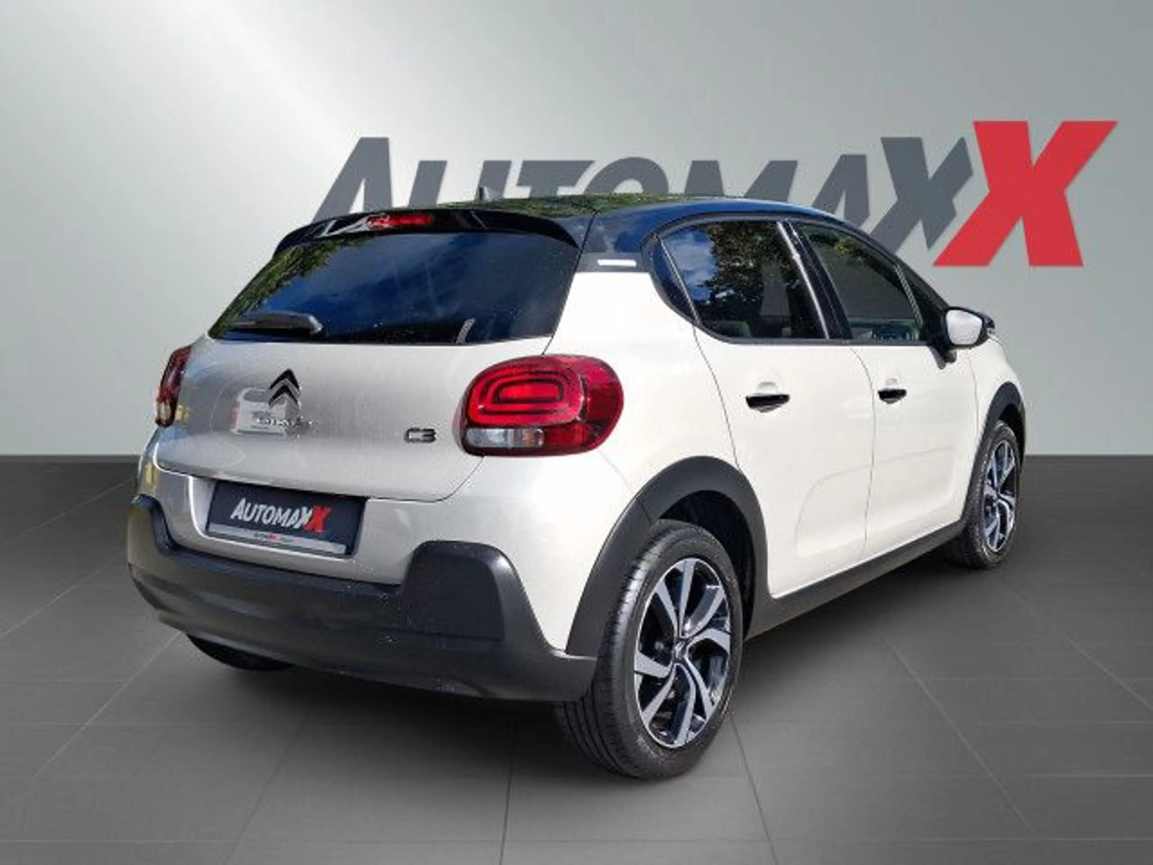 Citroen C35 C3 Pure Tech 82 SHINE Navi LED CarPlay Bluetooth — photo 2