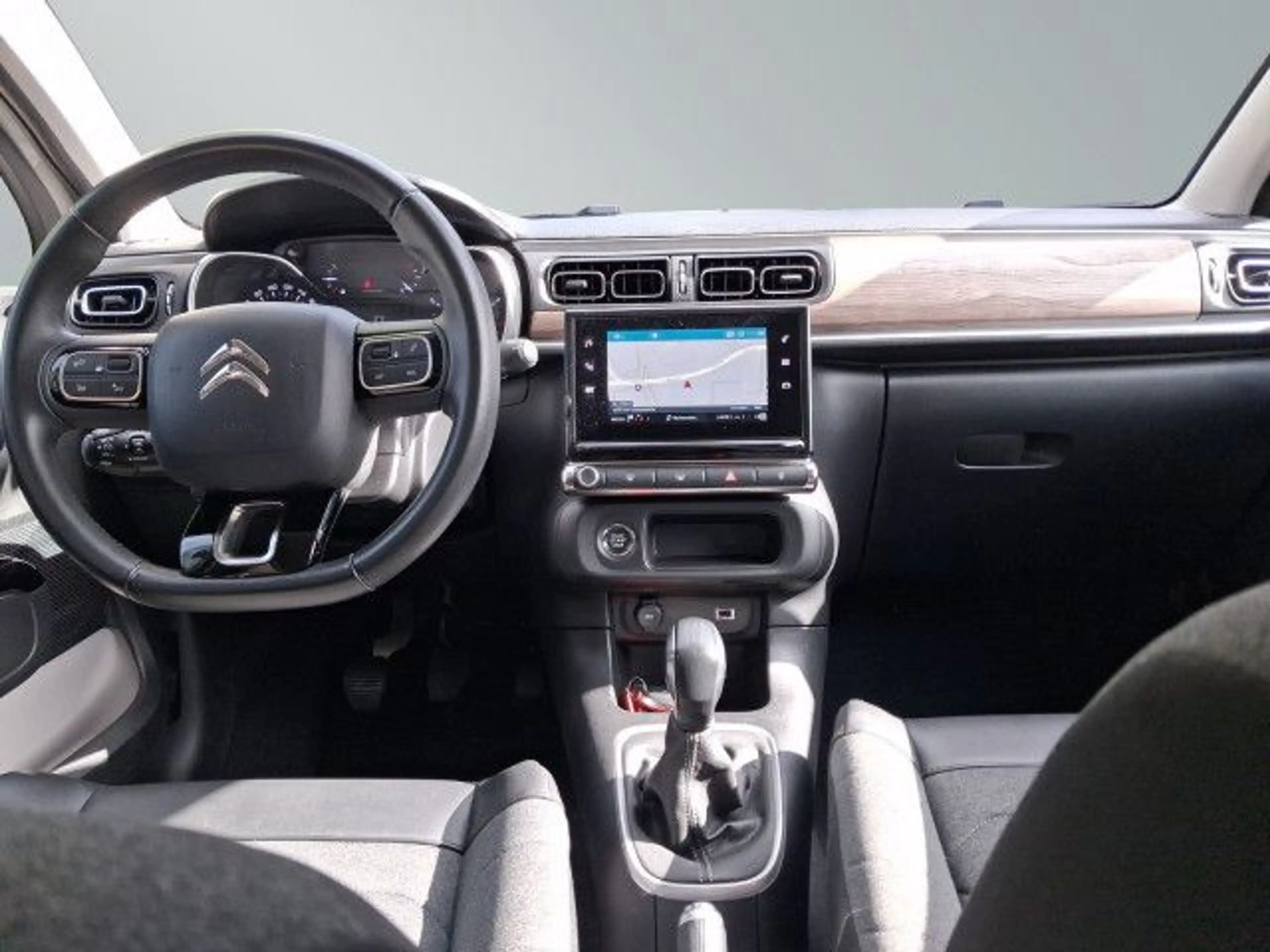 Citroen C35 C3 Pure Tech 82 SHINE Navi LED CarPlay Bluetooth — photo 13