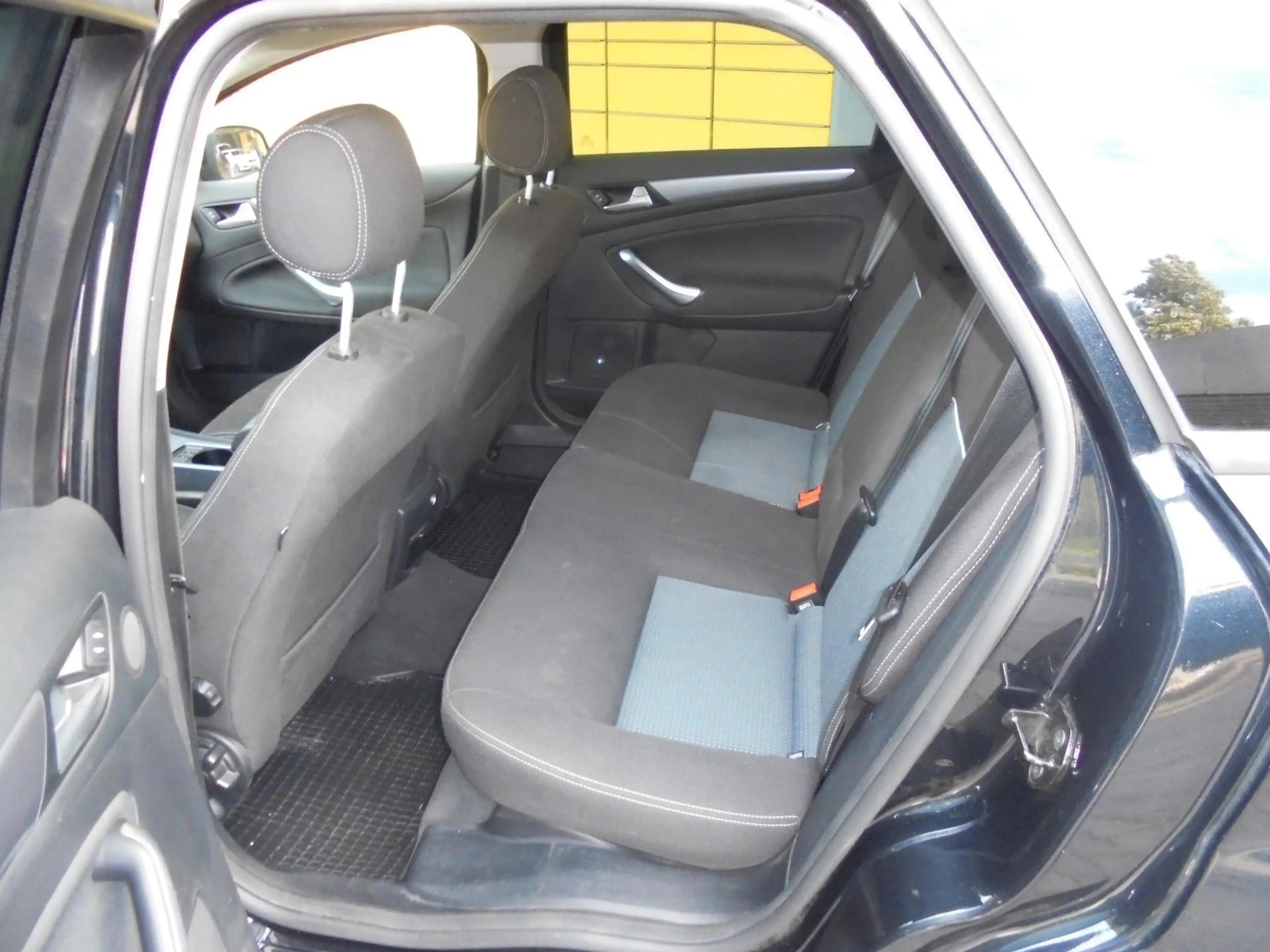 Ford Mondeo 2,0 Champions Edition Turnier/ — photo 11