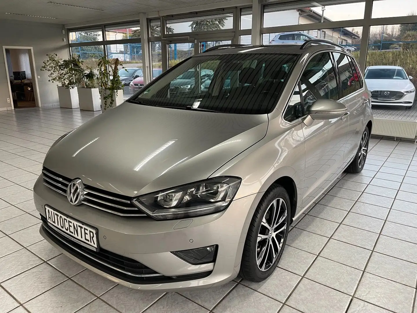 Volkswagen Golf Sportsvan VII 1.Hand*PANO*AHK*XENON*PDC*AT* Argent - 1