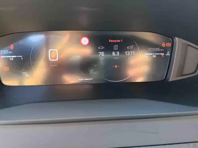 Peugeot 2008 view 13