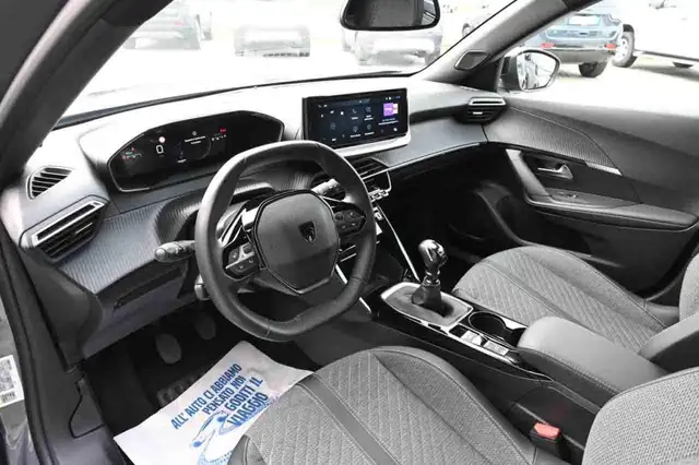 Peugeot 2008 view 8
