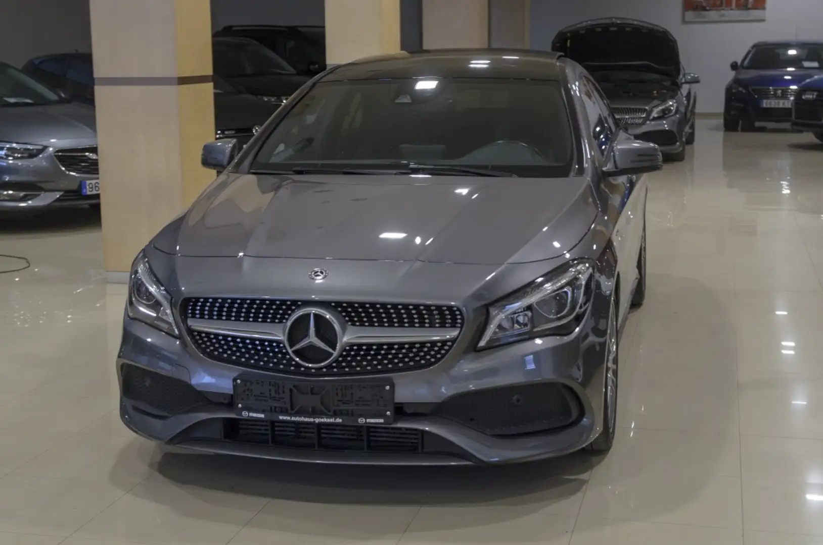 Mercedes-Benz CLA 200 200d 7G-DCT Gris - 2