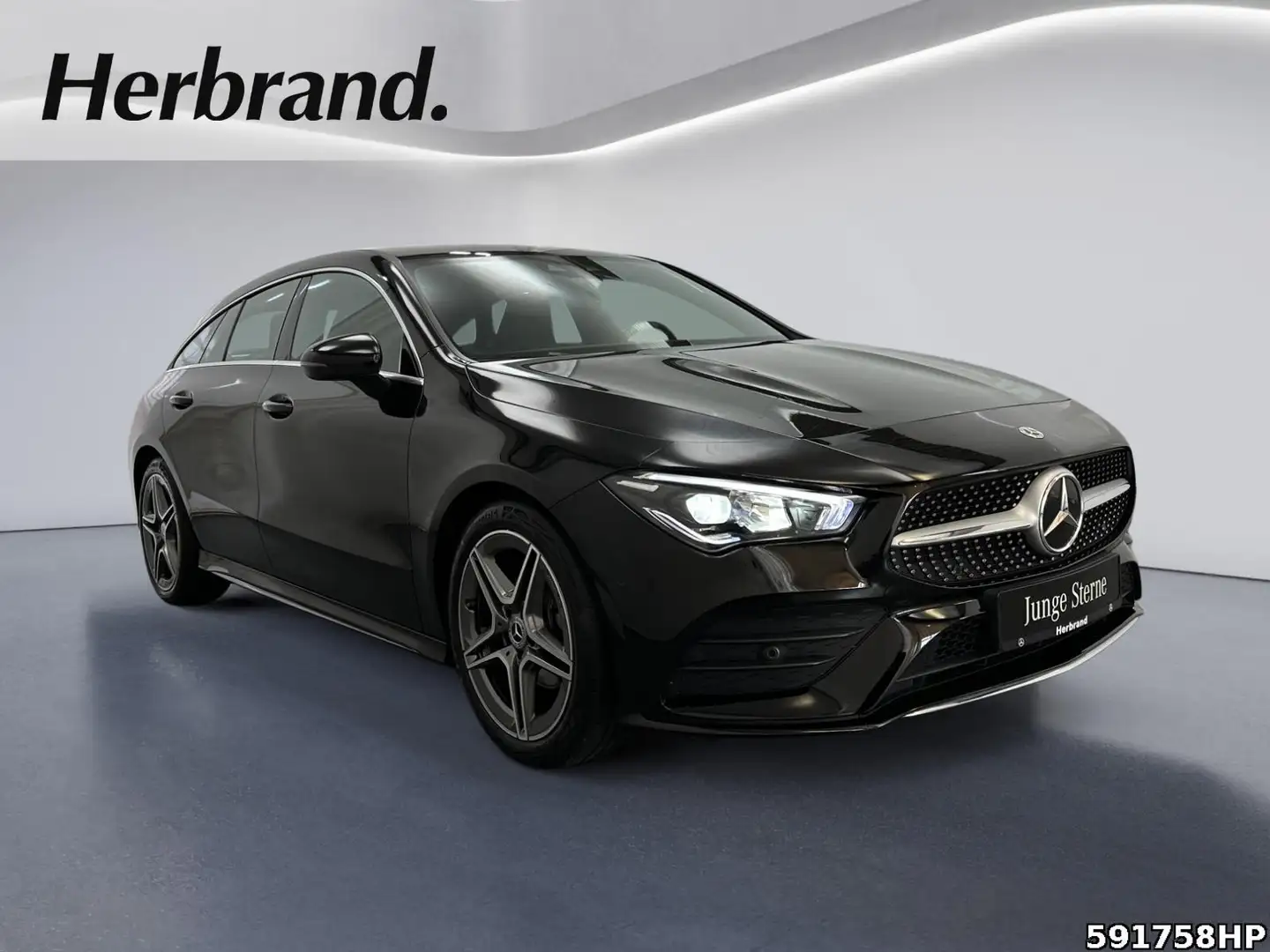 Mercedes-Benz CLA 180 AMG Line LED Ambiente 18" Schwarz - 2