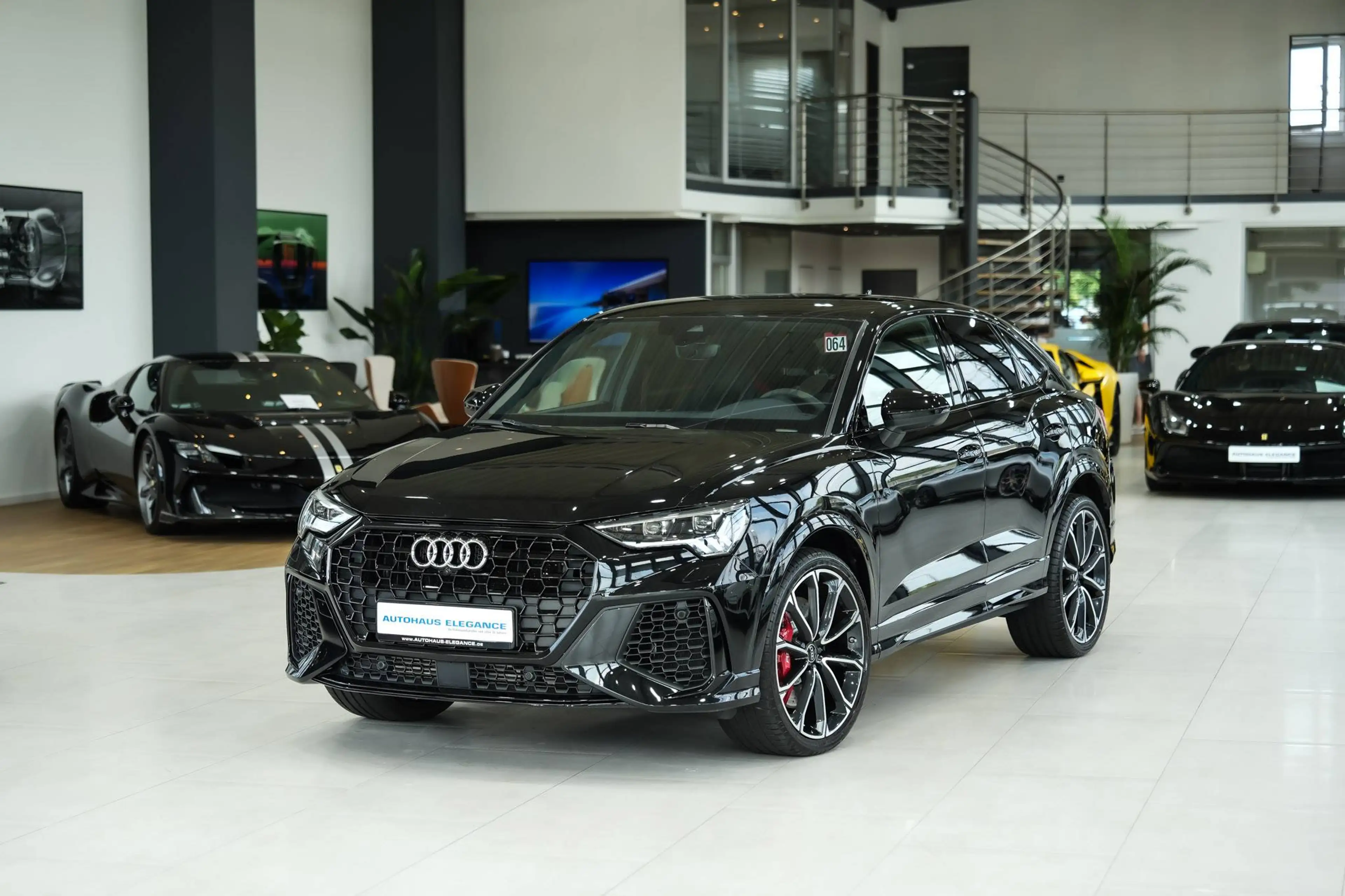 Audi RS Q3 2.5 TFSI quattro*1-HD*ABGAS*SONUS