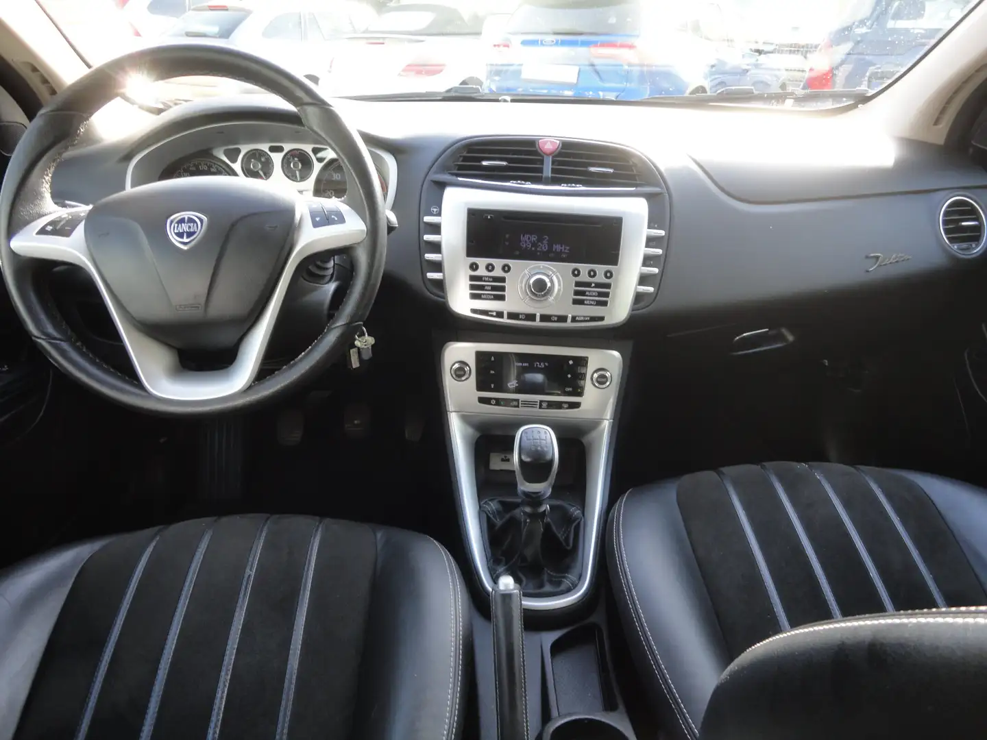 Lancia Delta Oro 1,9d 140 Kw Klimatr.Navi Leder Alu PDC Gris - 2